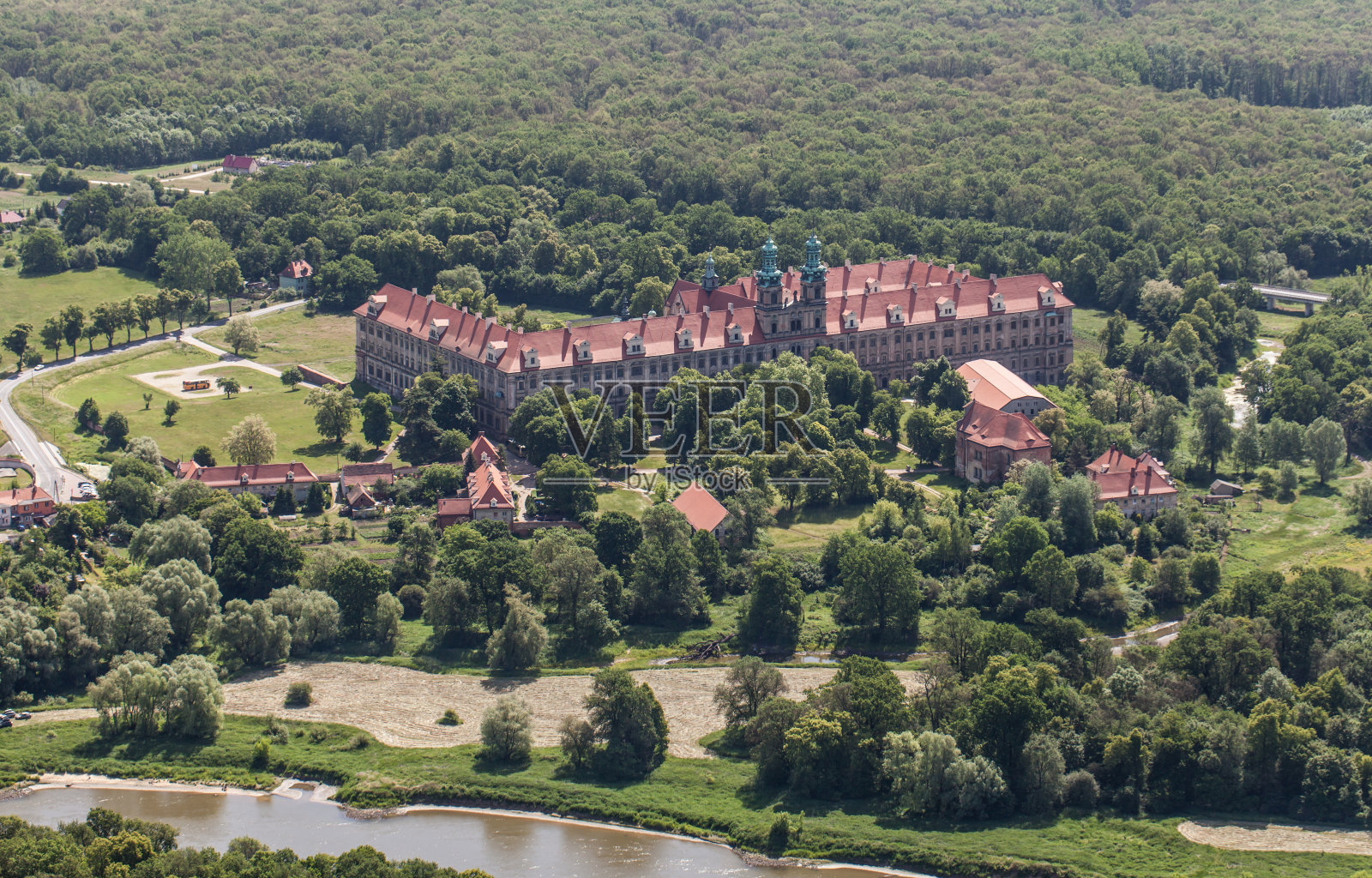 Lubiaz修道院鸟瞰图照片摄影图片