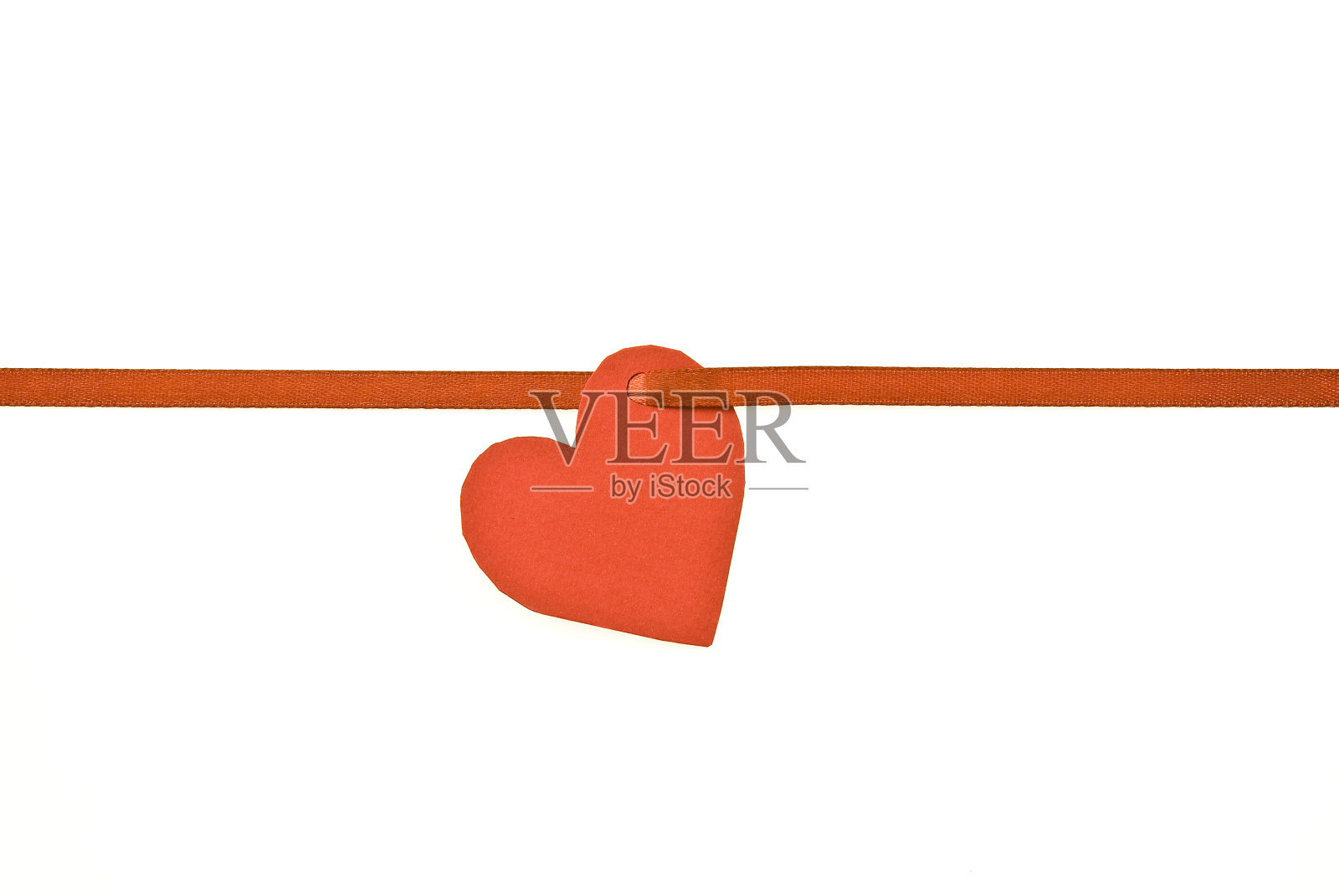 红色礼品标签“心形”和丝带照片摄影图片