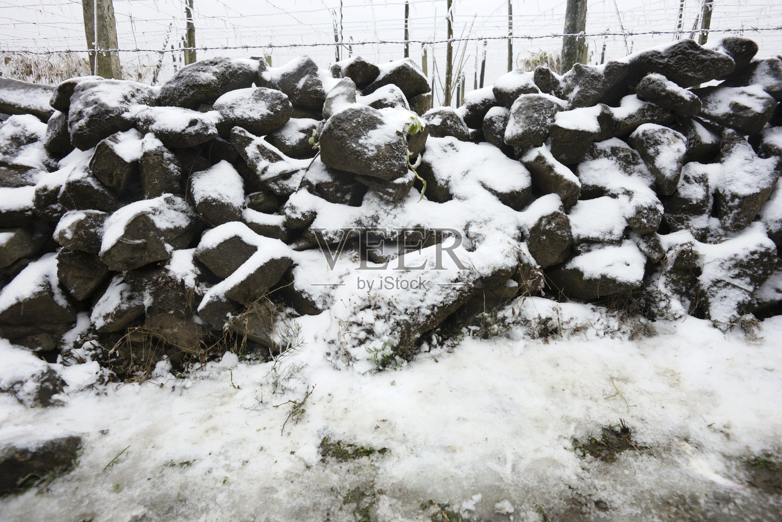 白雪覆盖的沙巴镇照片摄影图片