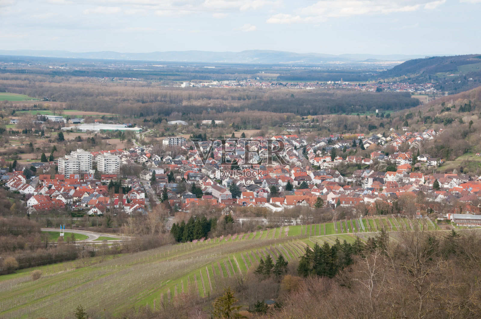 卡尔斯鲁厄附近的莱茵河流域照片摄影图片
