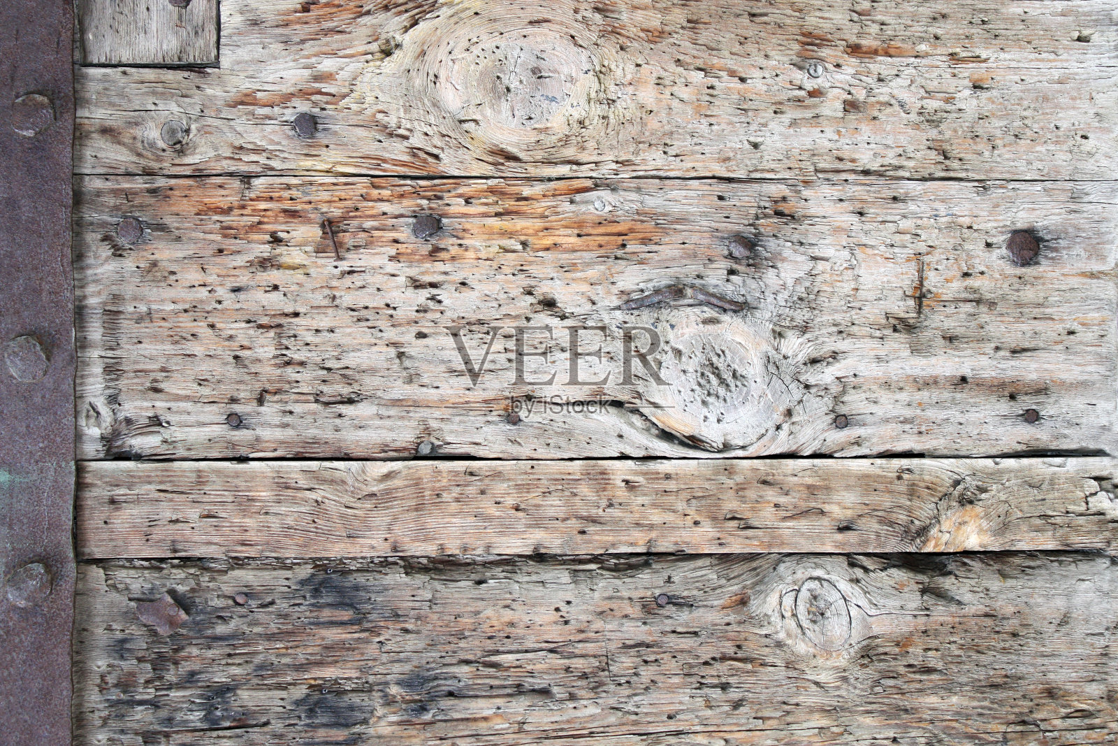 带有金属铆钉的古木照片摄影图片