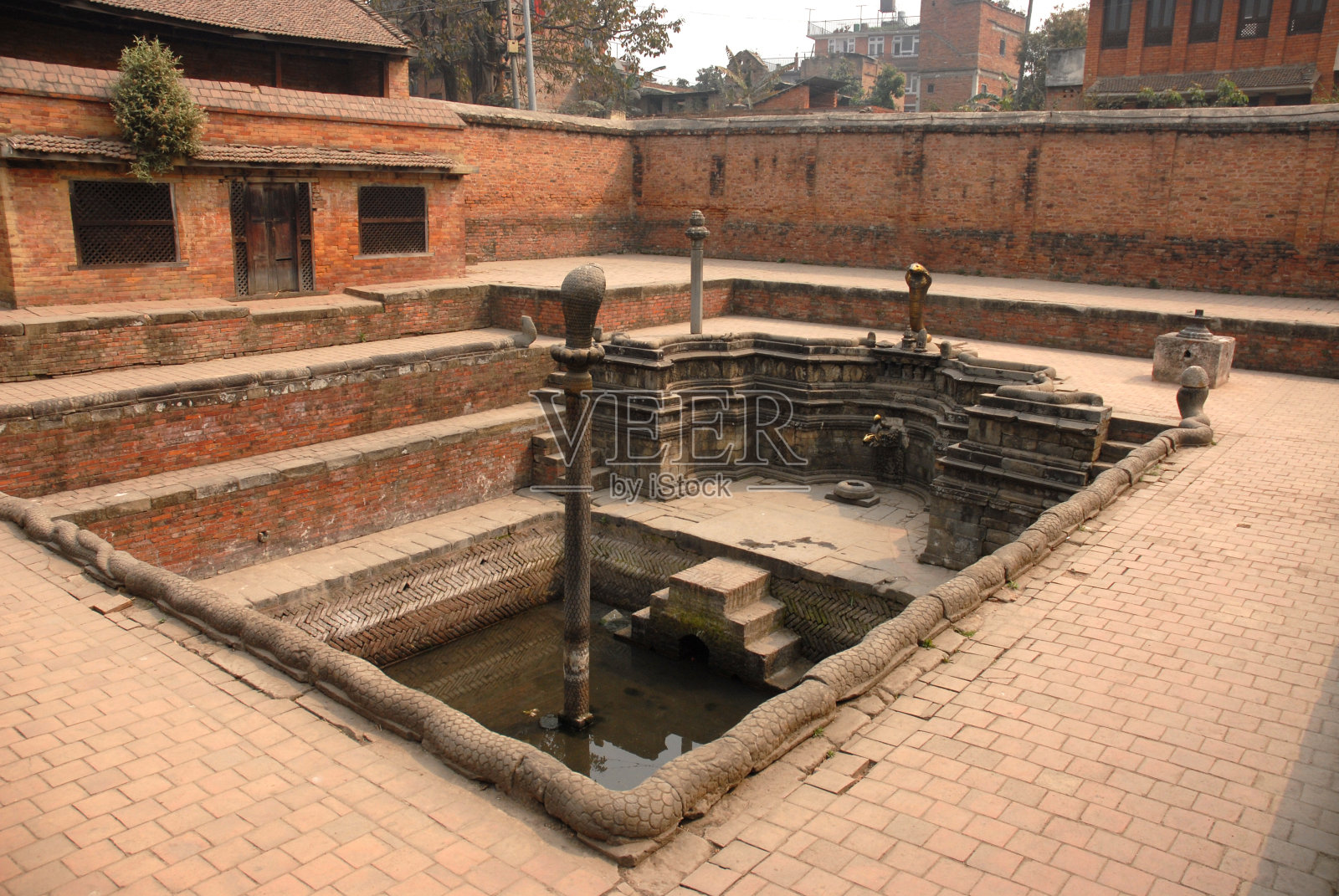 水库的雕刻装饰。照片摄影图片