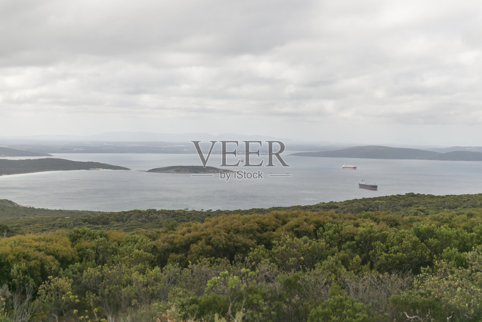 奥尔巴尼公主皇家港口，阴天有船照片摄影图片