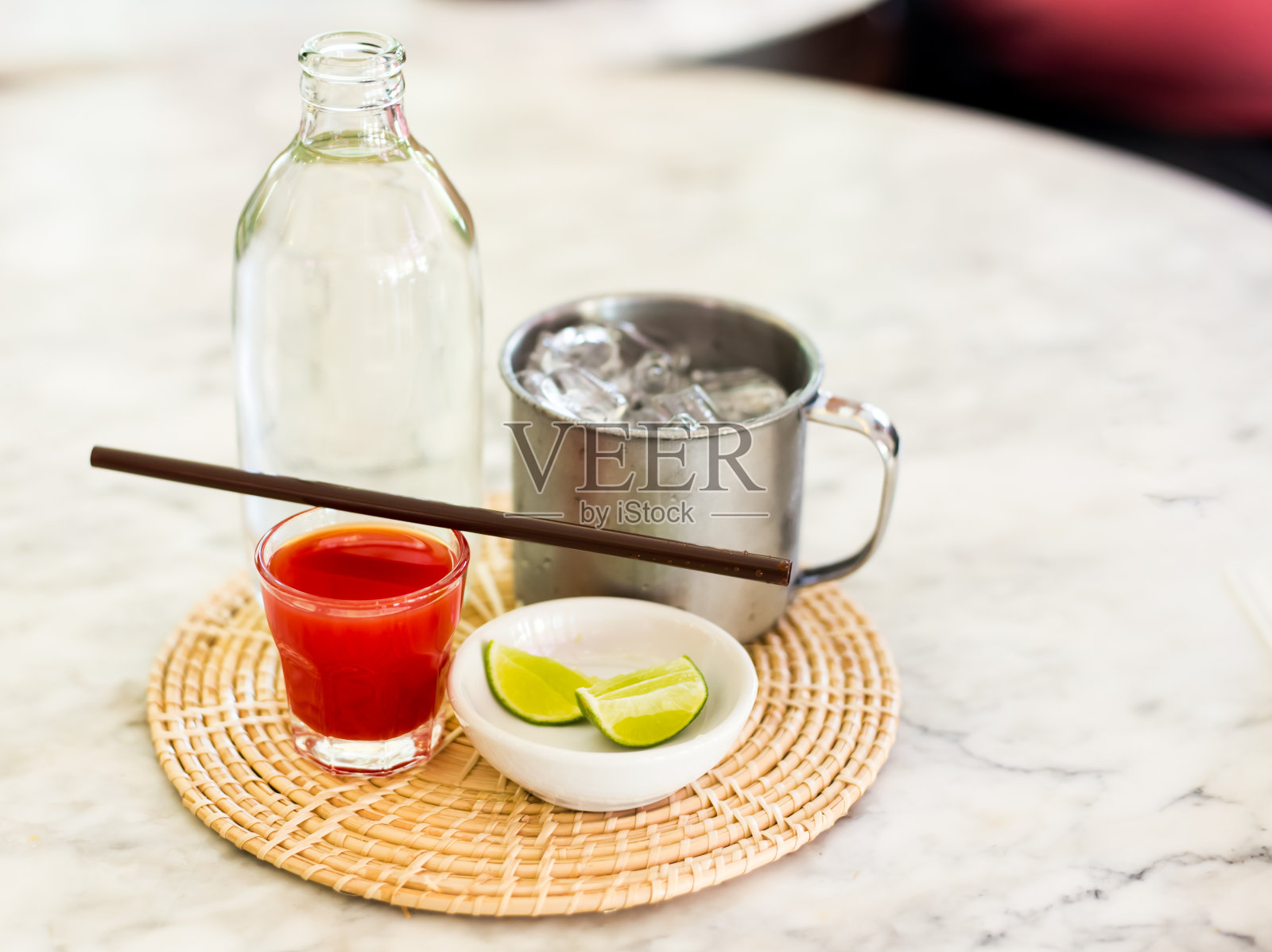 健康饮料草莓苏打水加柠檬照片摄影图片