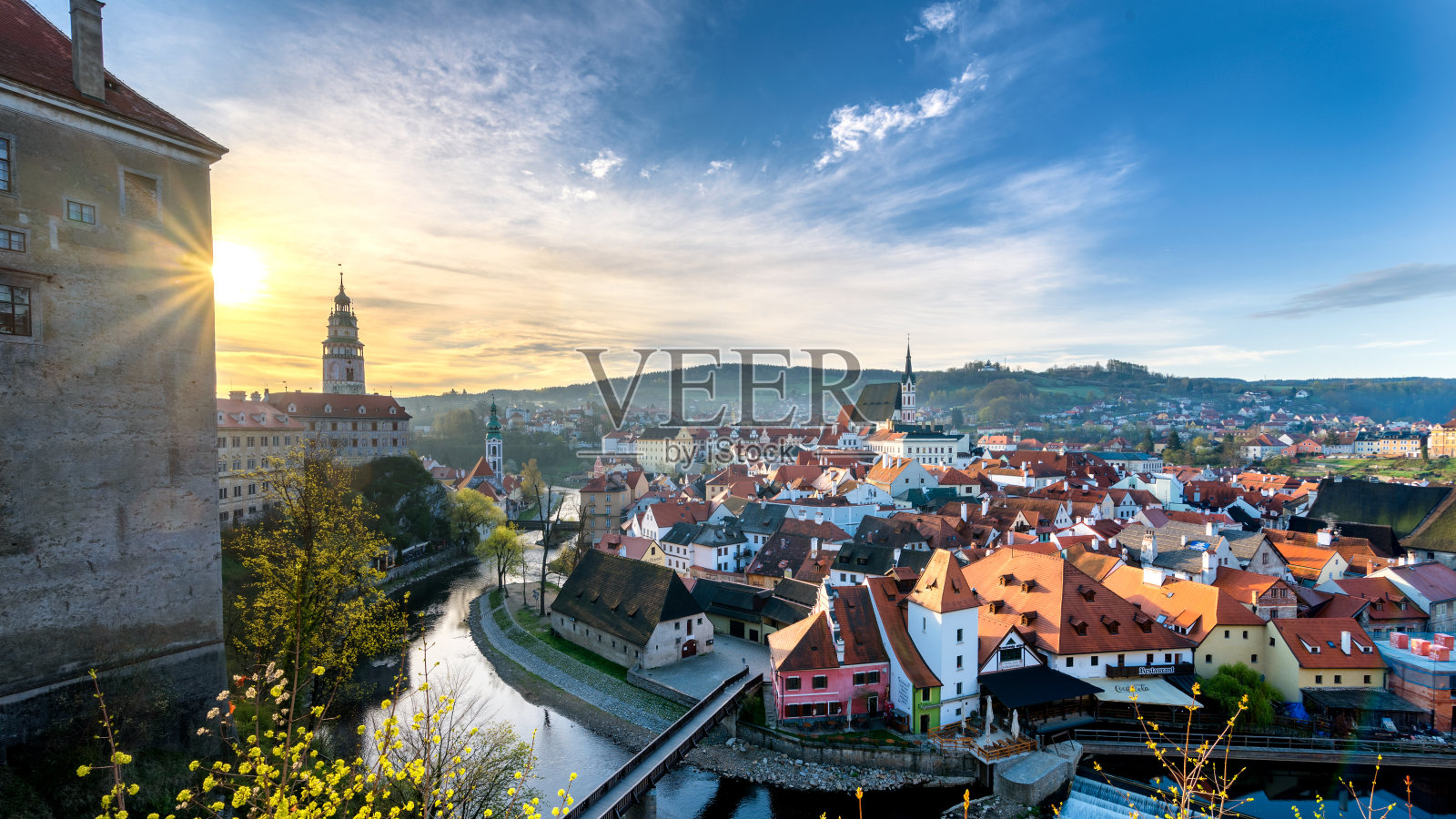 早上去克鲁姆洛夫城照片摄影图片