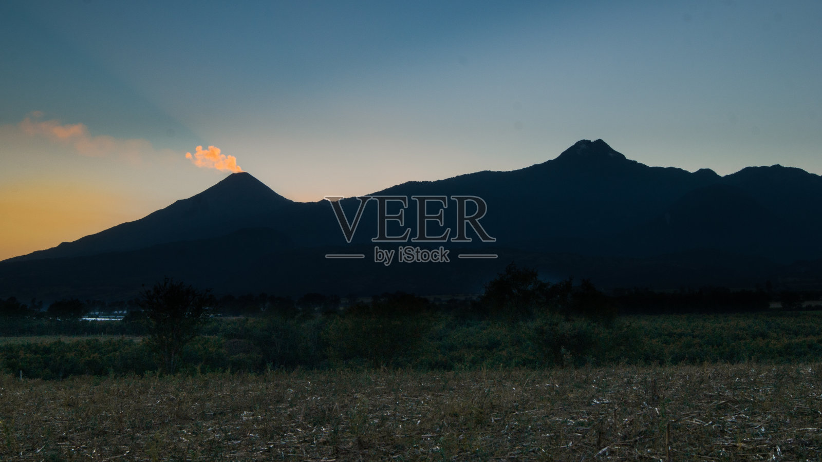 科利马火山轮廓照片摄影图片