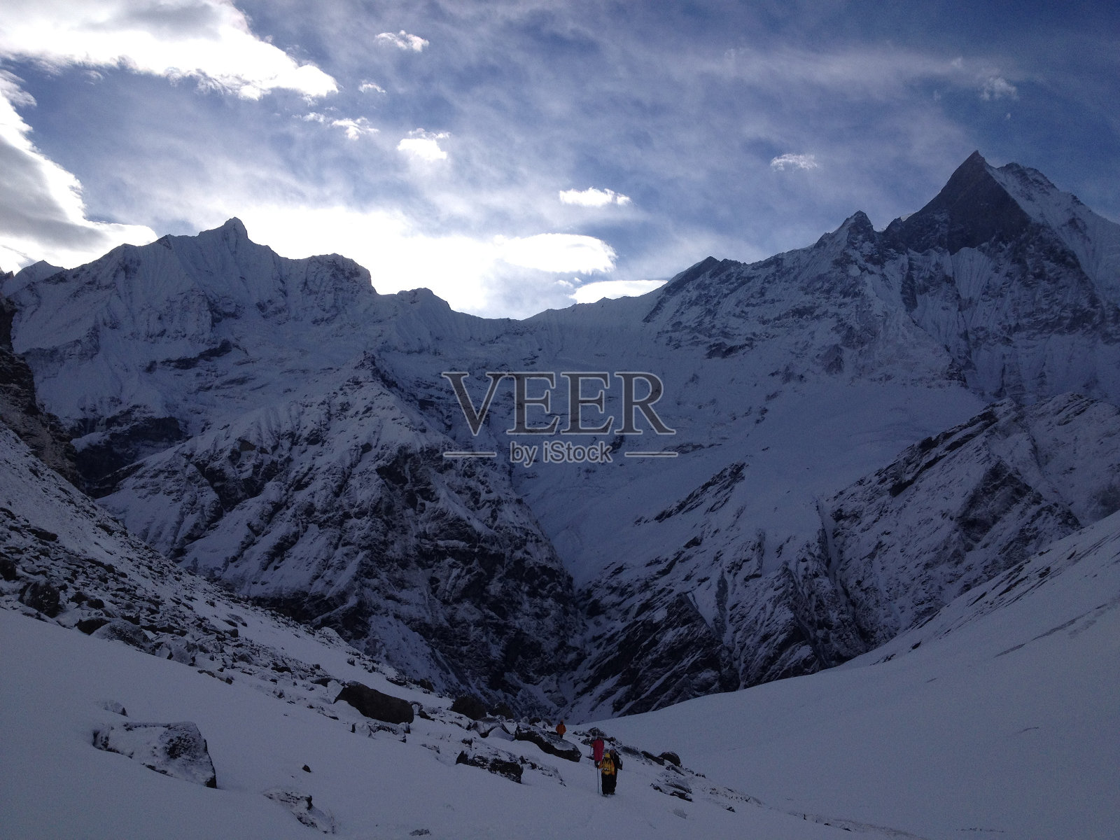 徒步旅行在安纳普尔纳地区和大本营，尼泊尔照片摄影图片