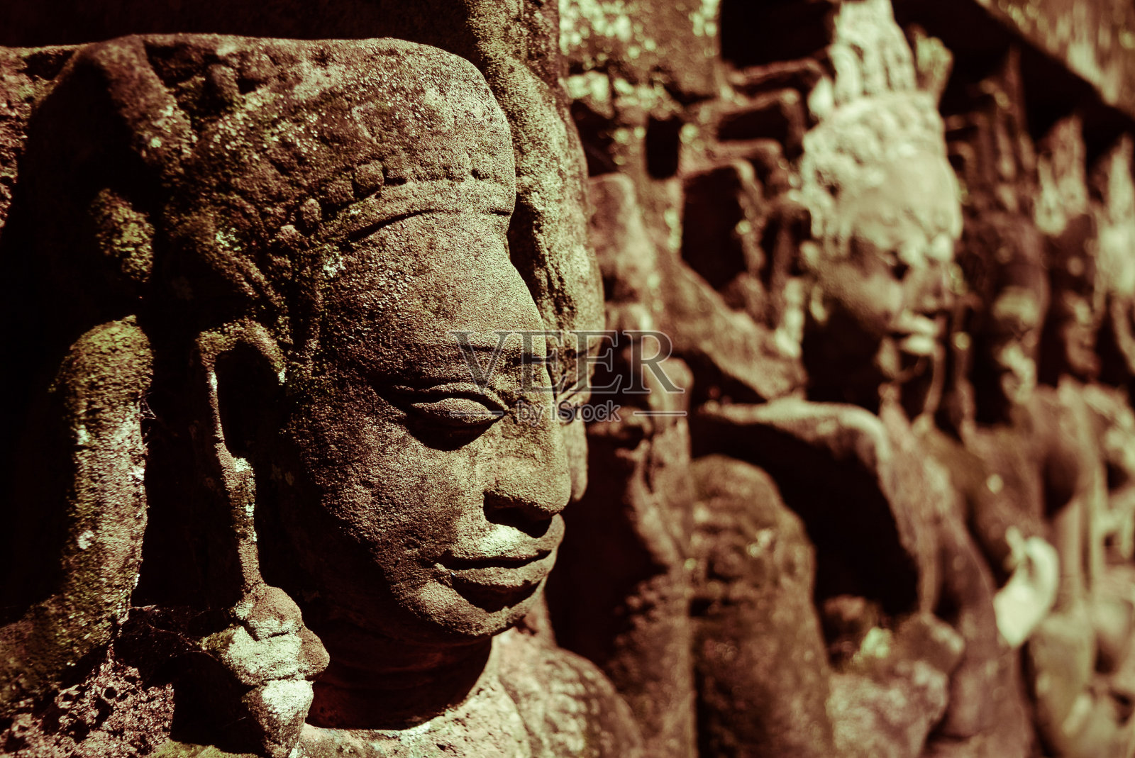 柬埔寨暹粒吴哥窟的浅浮雕雕塑照片摄影图片