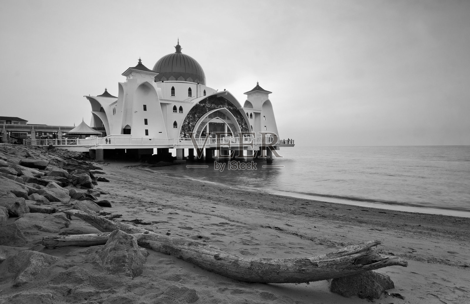 马六甲海峡雄伟的漂浮清真寺照片摄影图片
