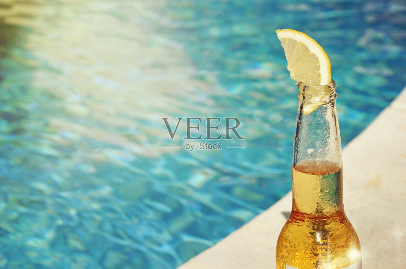 湿瓶啤酒照片摄影图片