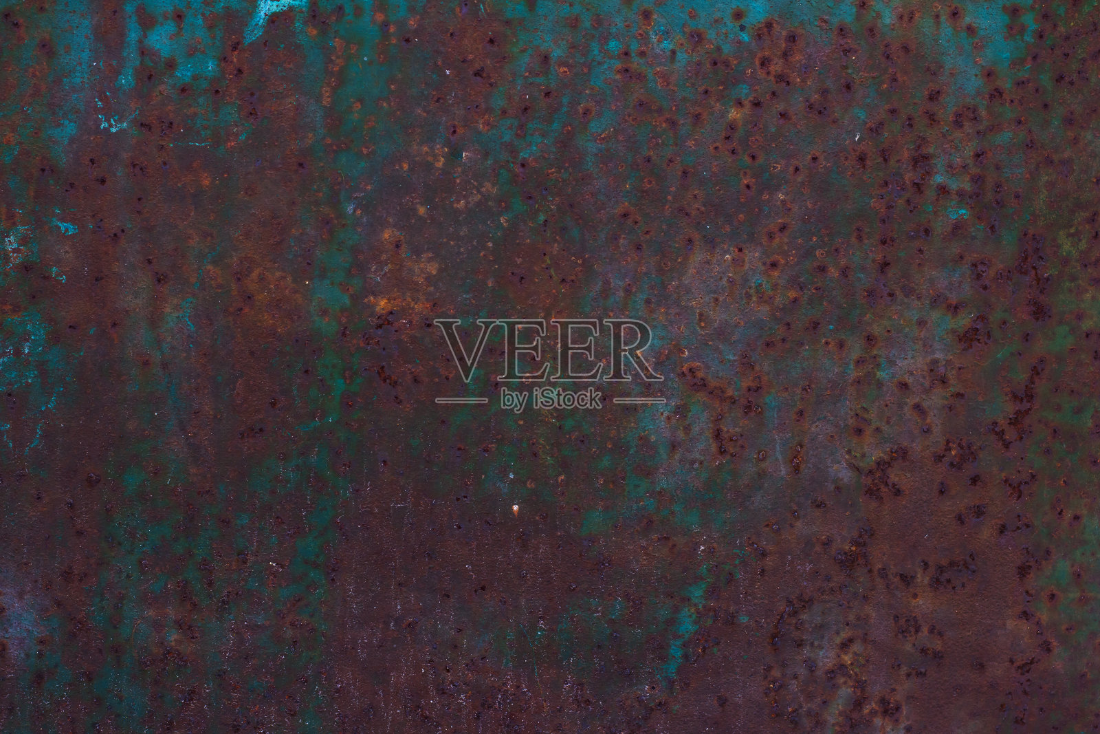 锈迹斑斑、油漆破裂的金属照片摄影图片