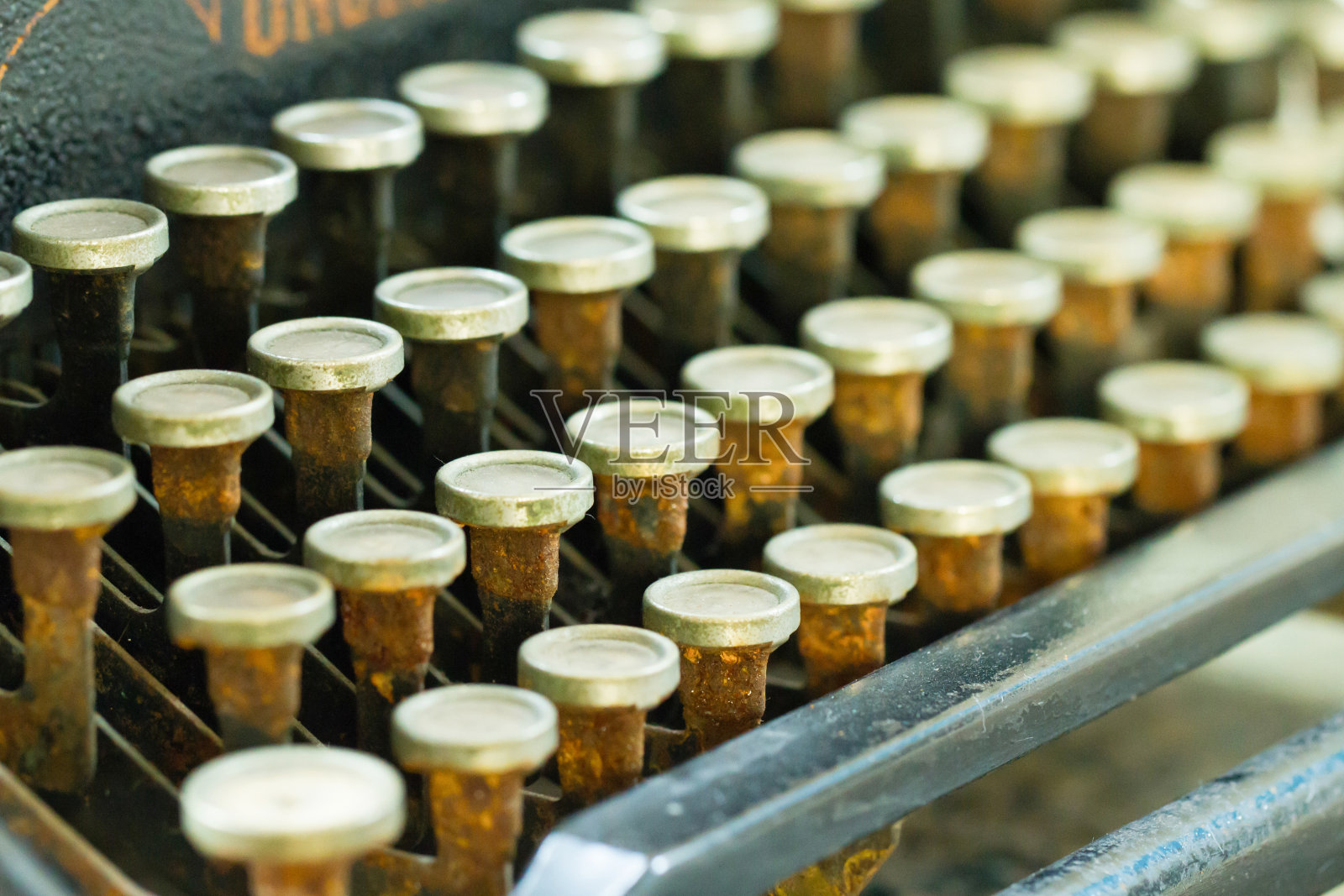 古董打字机的特写照片摄影图片