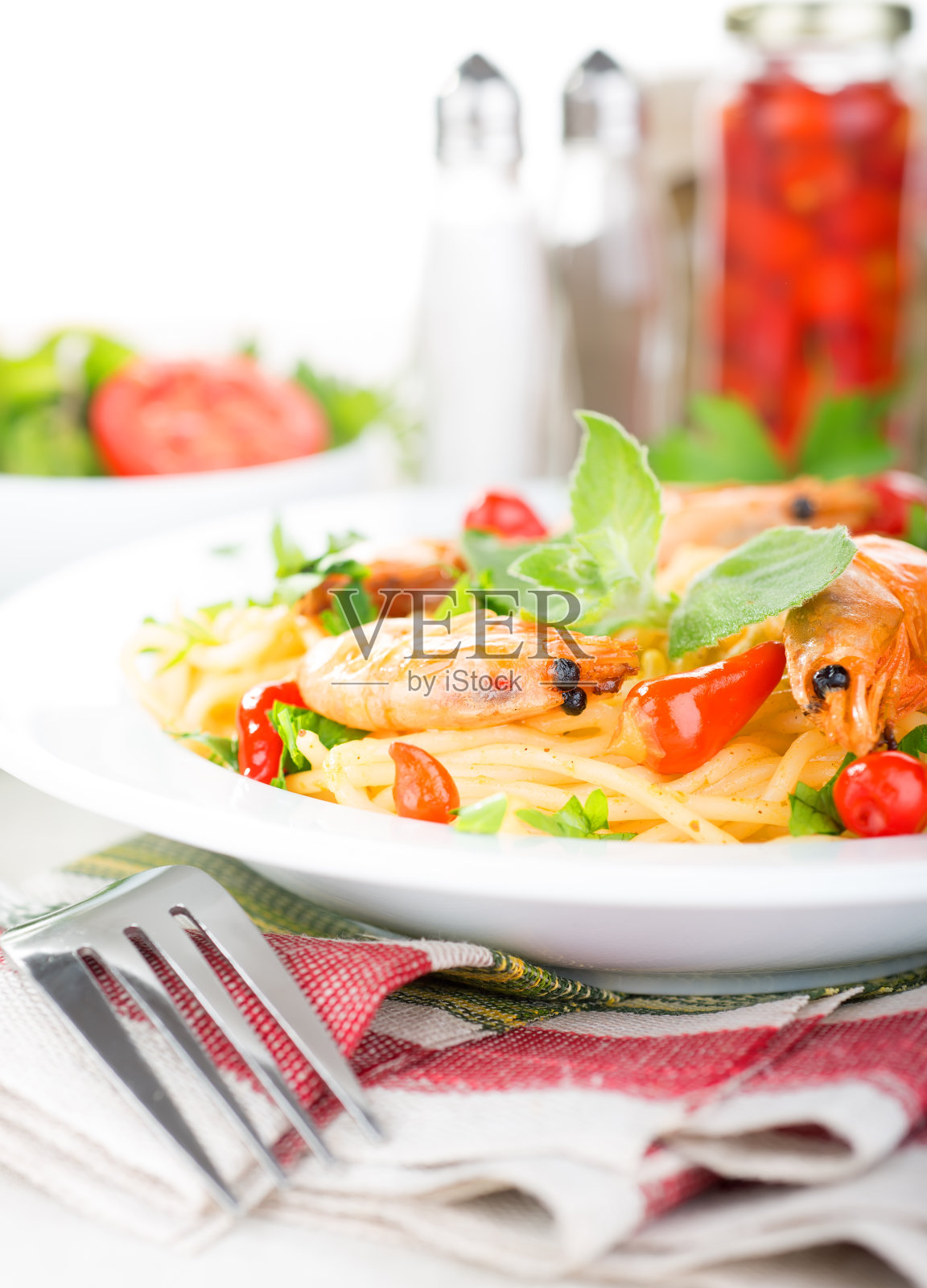 意大利面和虾照片摄影图片