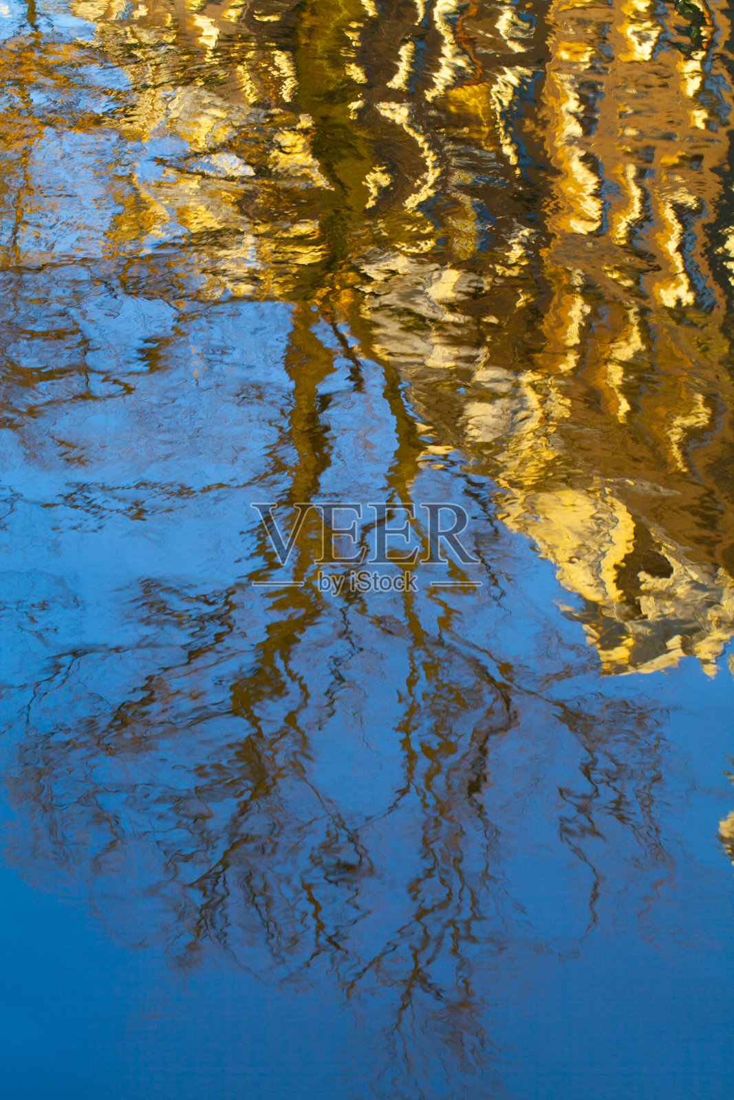 荷兰房子的倒影照片摄影图片