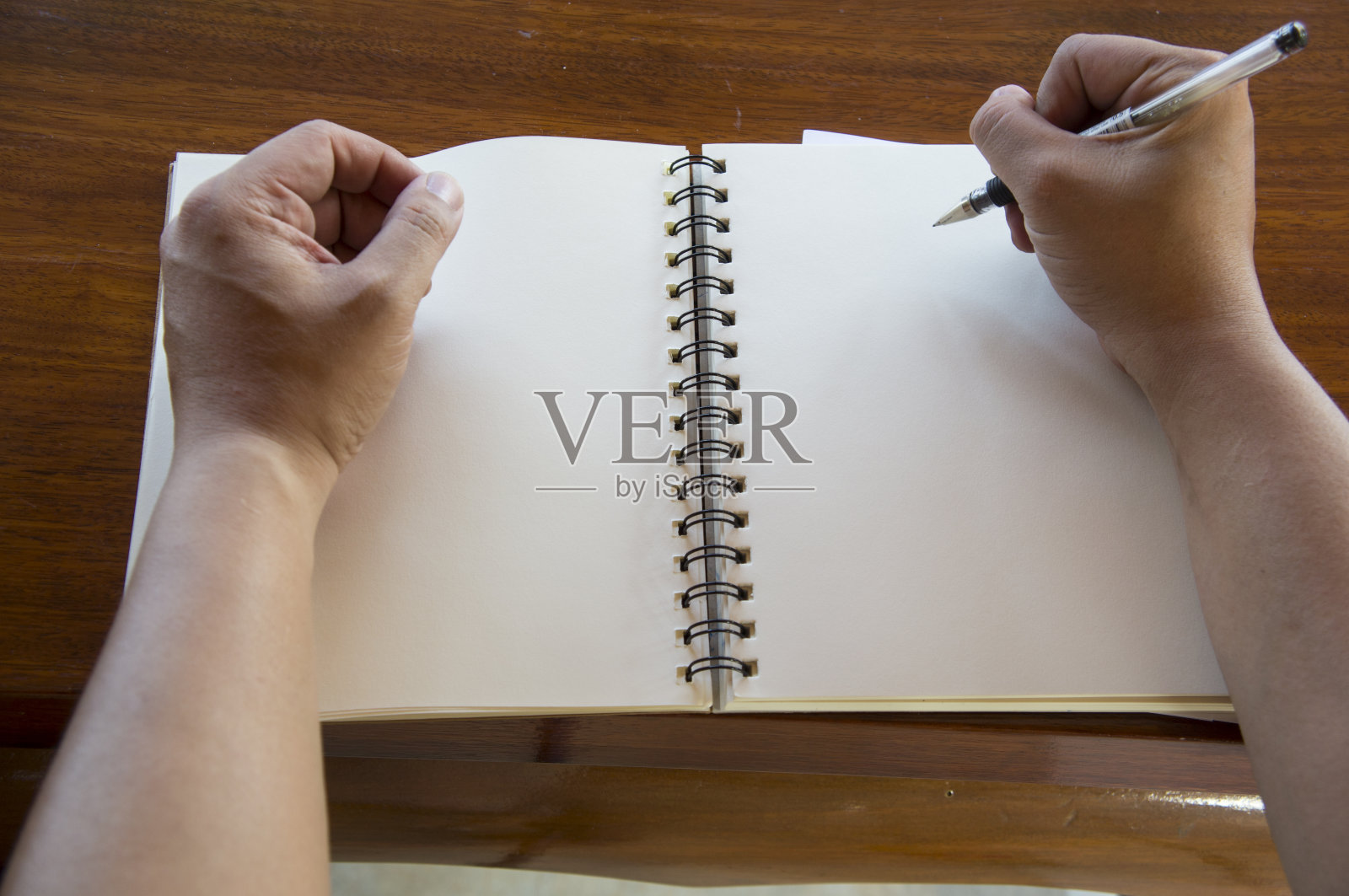 人工作台书钢笔小册子概念照片摄影图片