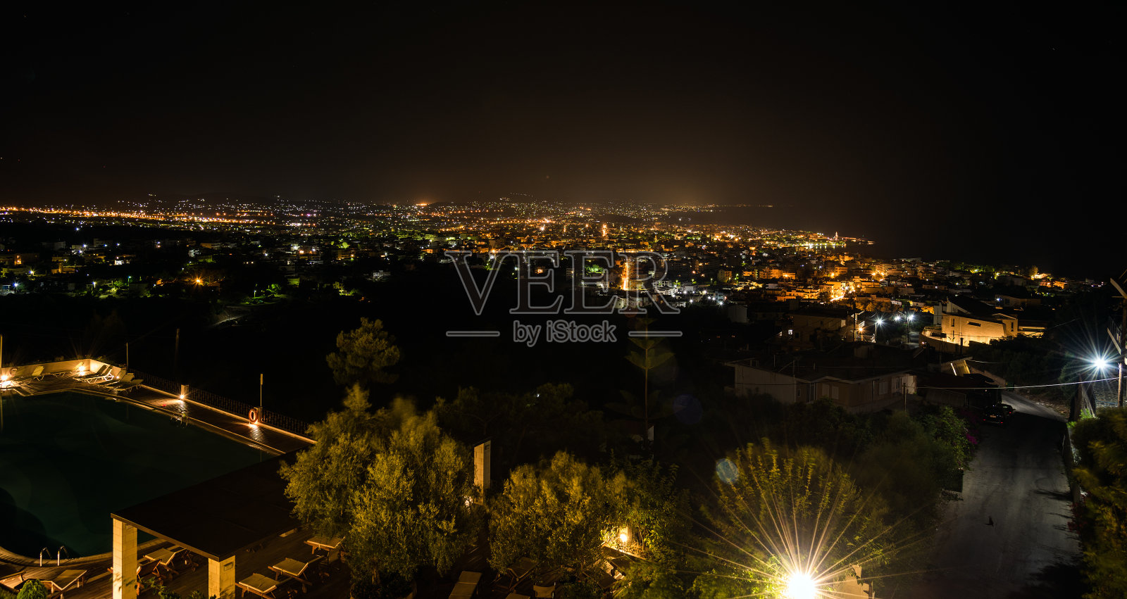 克里特岛上查尼亚城的全景夜景照片摄影图片