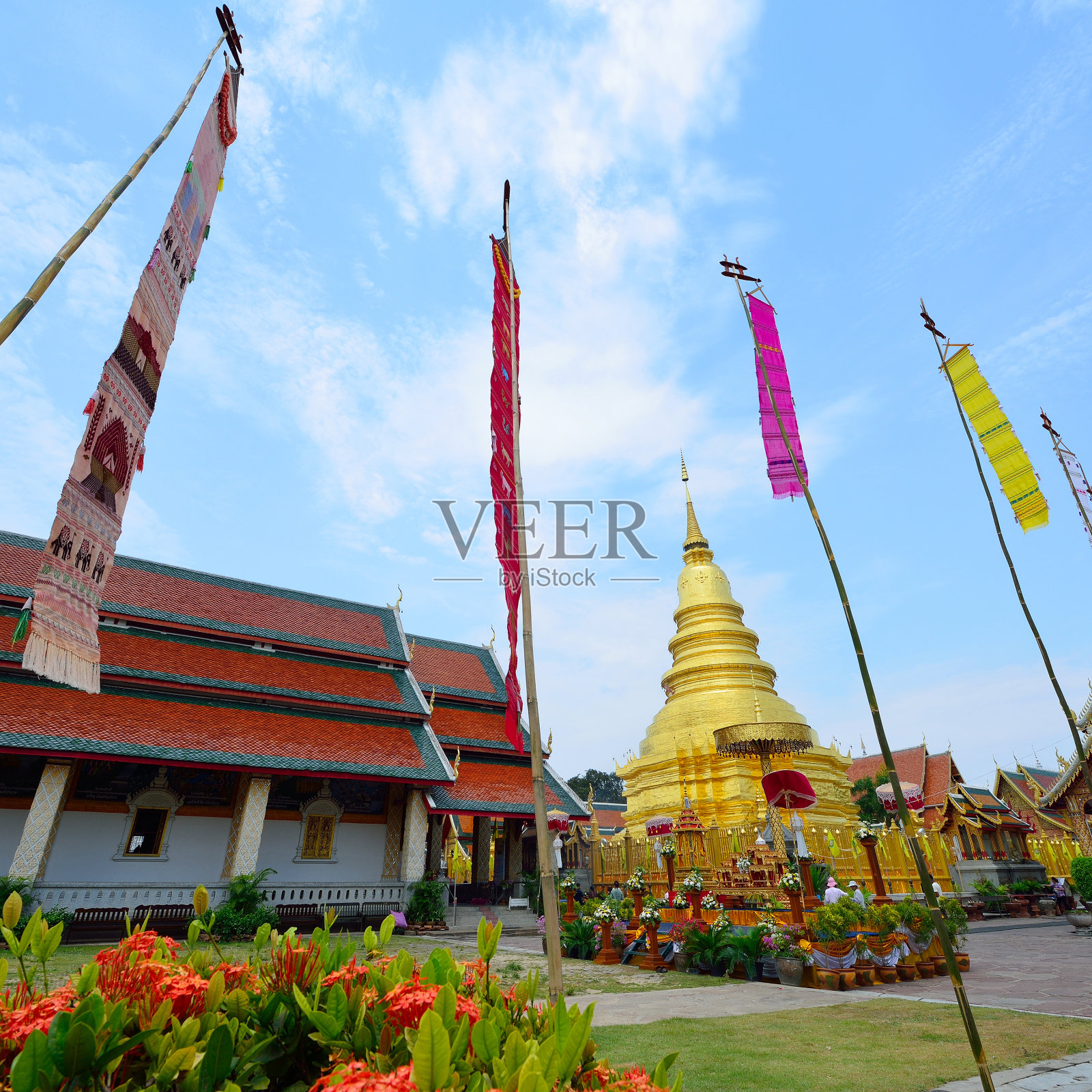 泰国北部的金塔建筑照片摄影图片