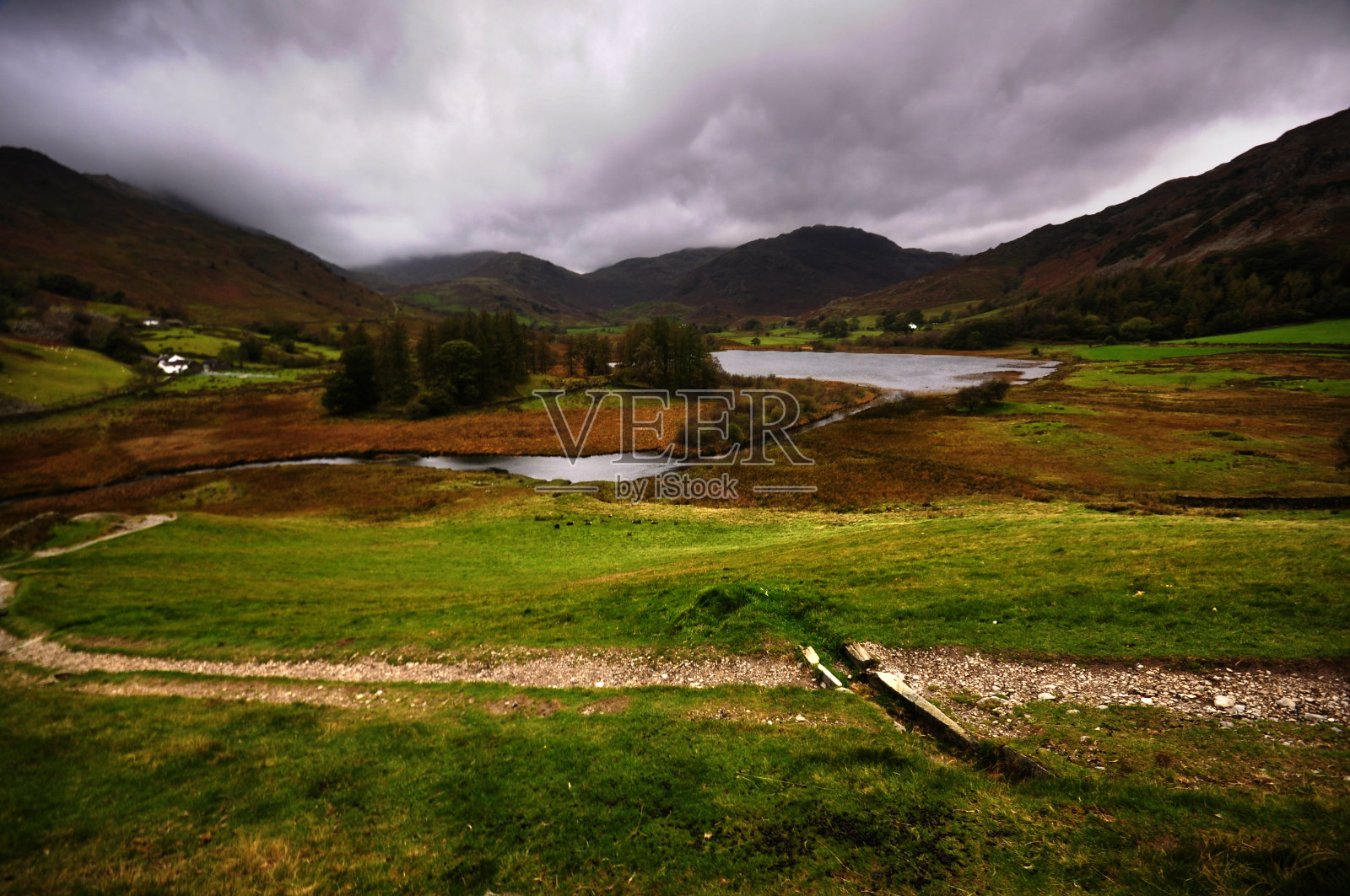 小Langdale冰斗湖照片摄影图片