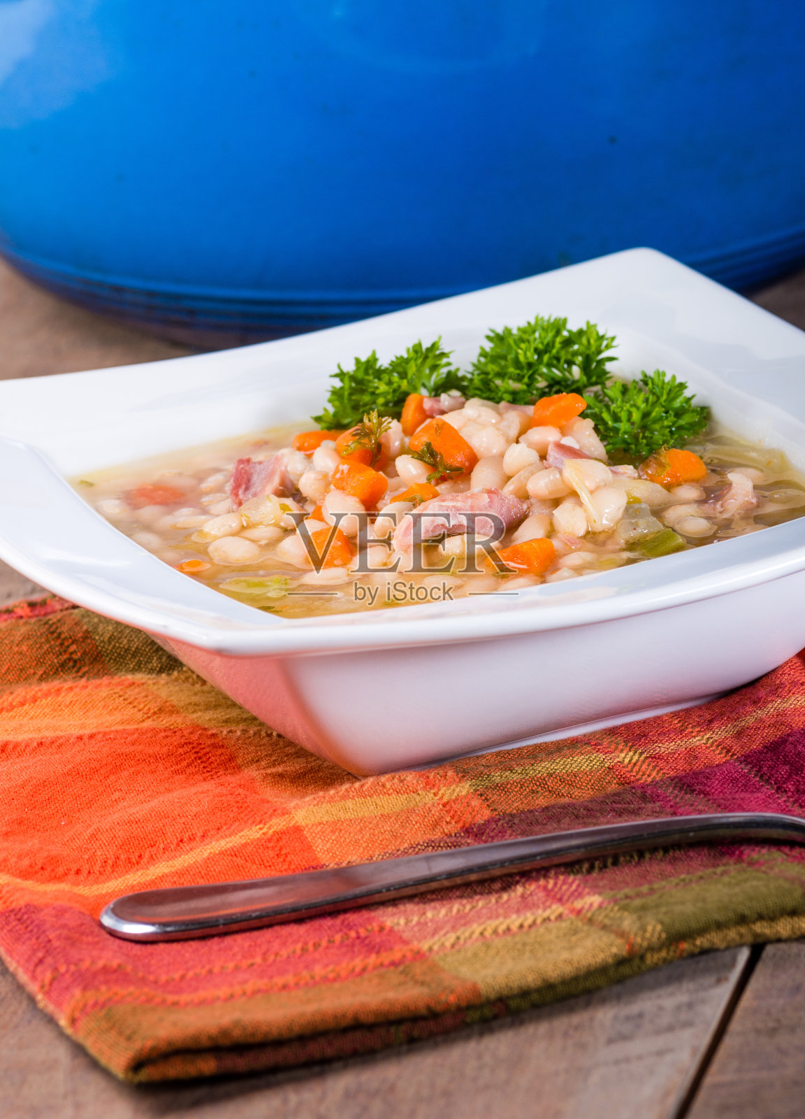 胡萝卜火腿豆汤照片摄影图片