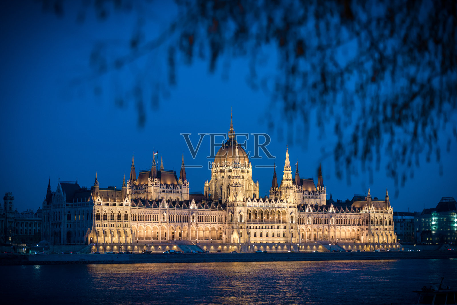 欧洲，匈牙利布达佩斯的议会大厦。照片摄影图片