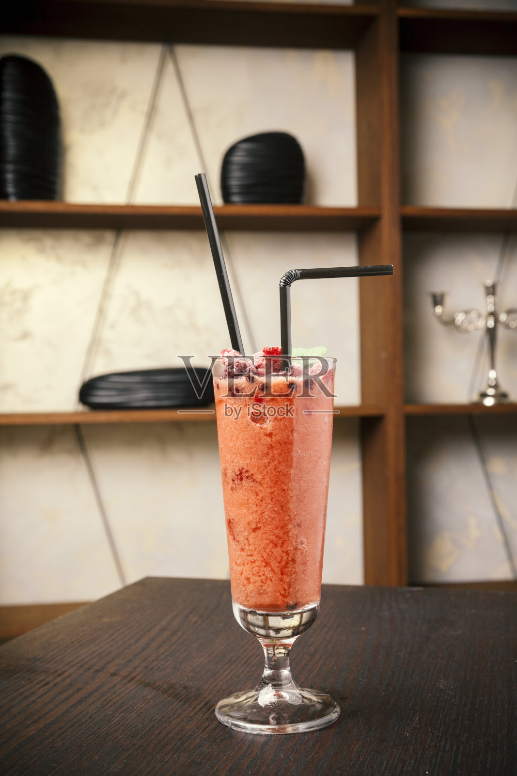 覆盆子冰果鸡尾酒照片摄影图片