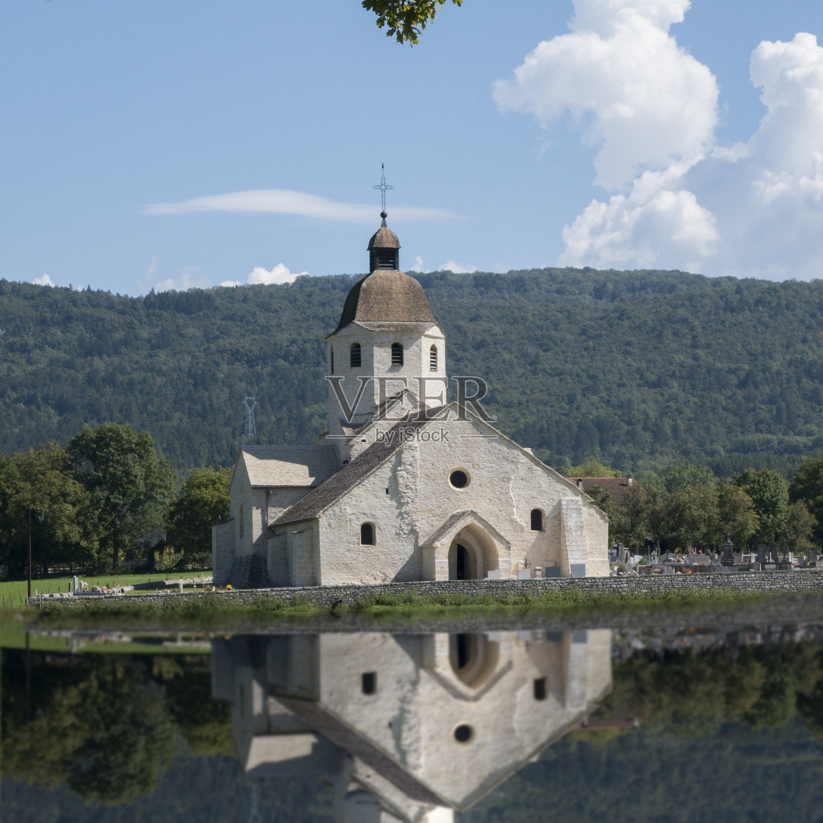 法国教堂的小村庄C?齐亚照片摄影图片