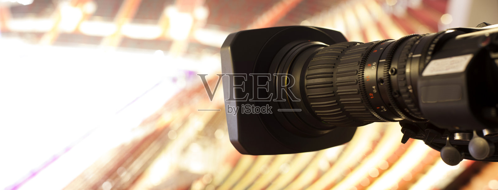 专业数码摄像机。4k摄像机配件。照片摄影图片