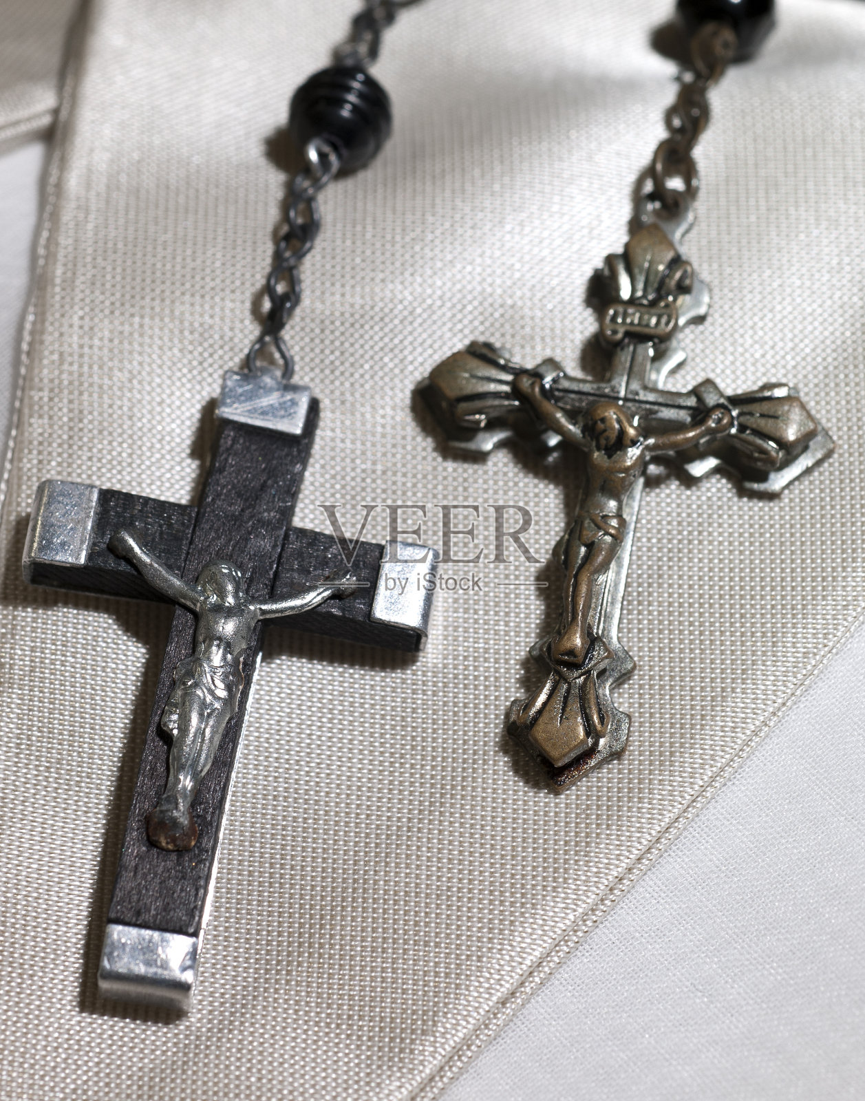 十字架吊坠照片摄影图片