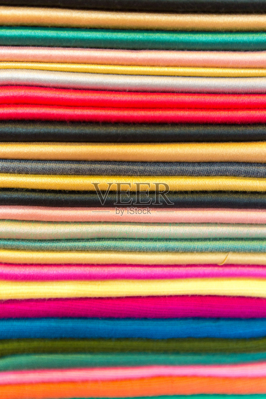 旅游市场纪念品店的色彩丰富的东方材料照片摄影图片