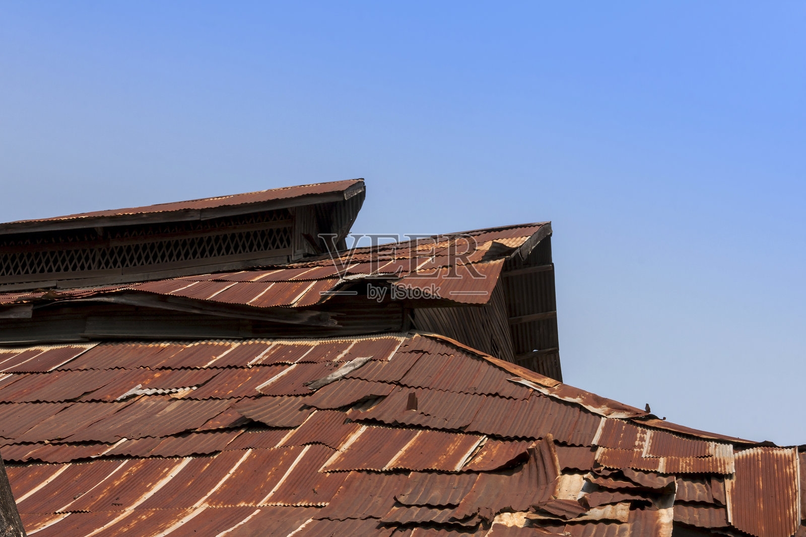 生锈的工厂屋顶照片摄影图片