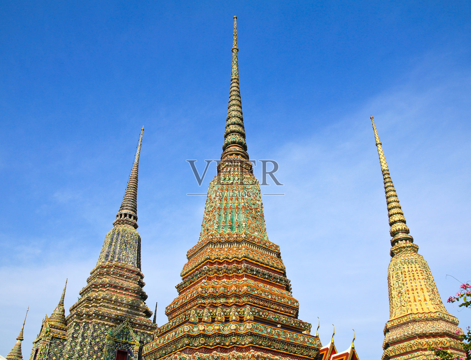 泰国曼谷卧佛寺的正宗泰国建筑。照片摄影图片