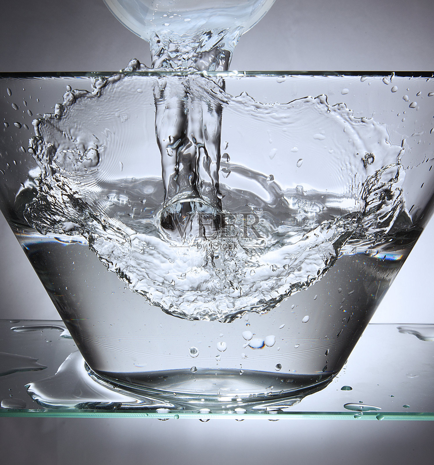 泼水照片摄影图片