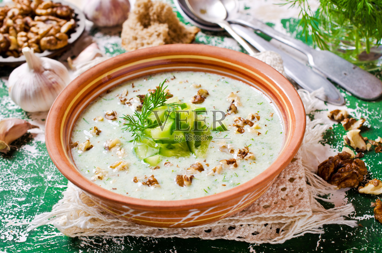 传统的冷汤照片摄影图片