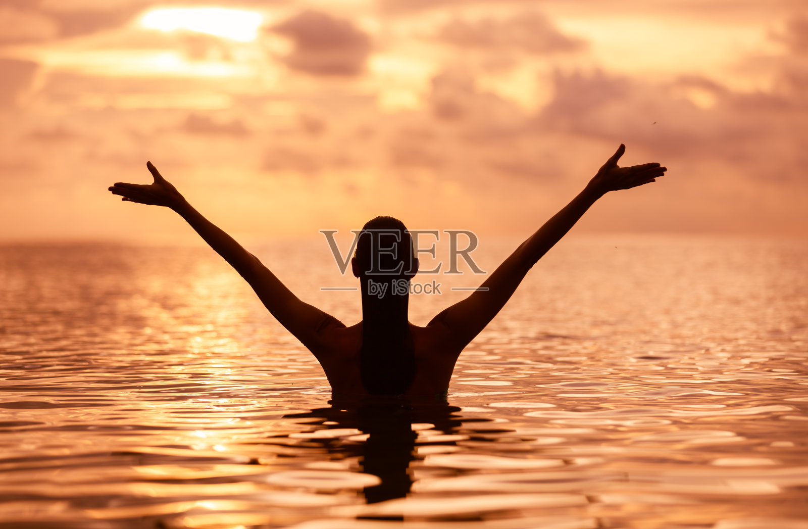 享受这一时刻照片摄影图片