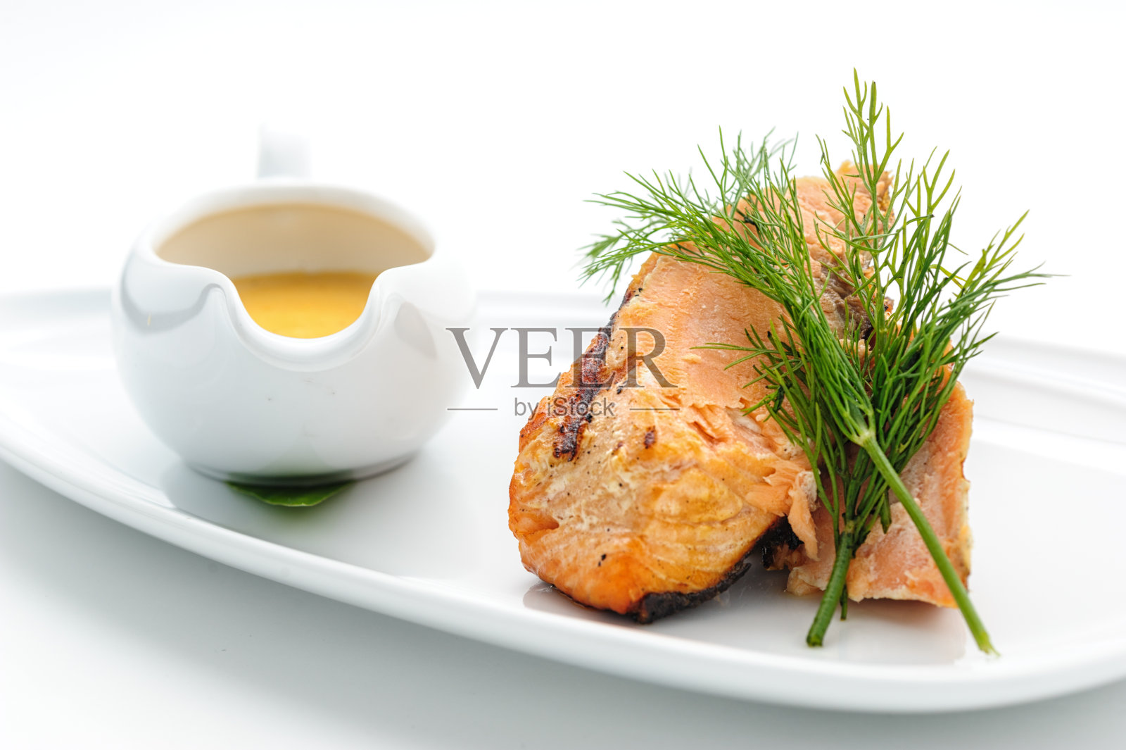 酱汁烤三文鱼照片摄影图片