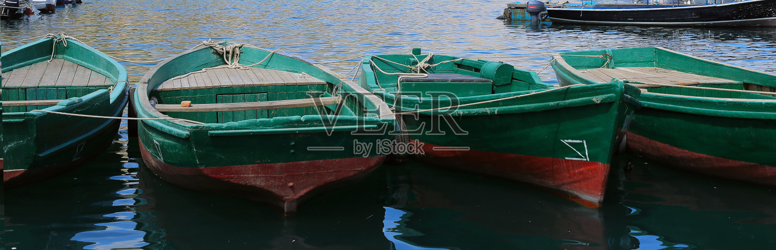 靠近木船照片摄影图片