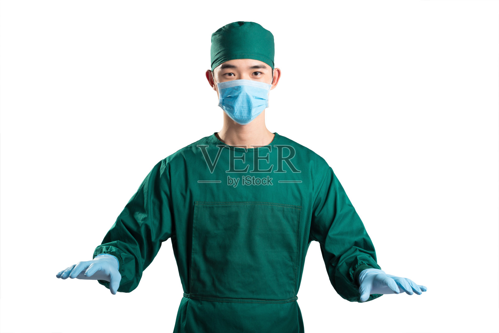 孤立的亚洲年轻男子医生在绿色的白色背景照片摄影图片