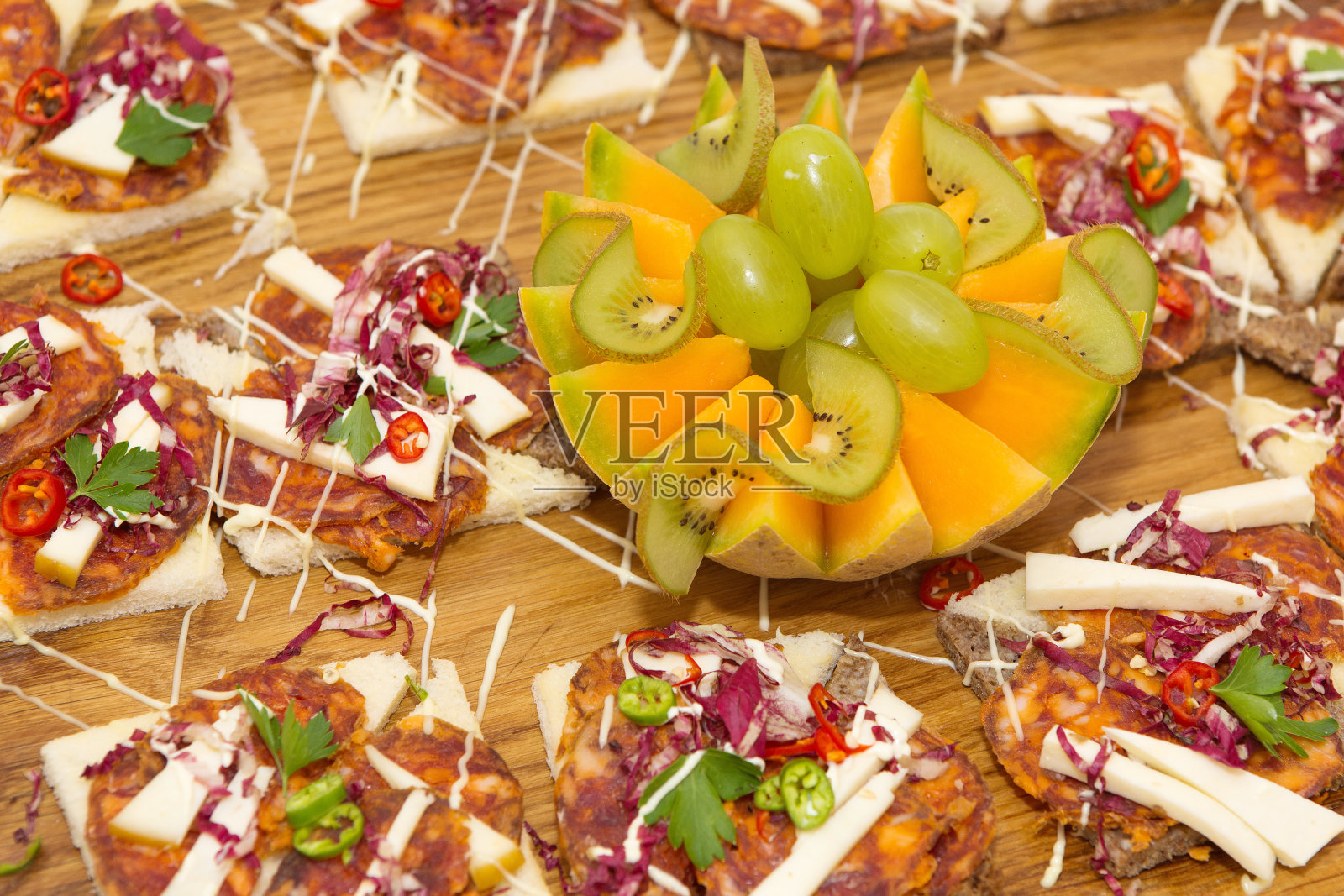 名叫Kulen的克罗地亚辣味香肠照片摄影图片