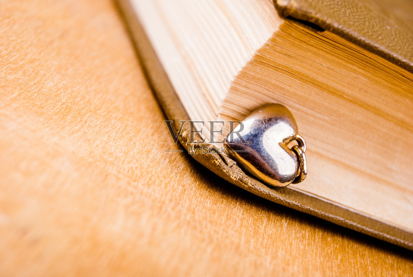 心在书照片摄影图片