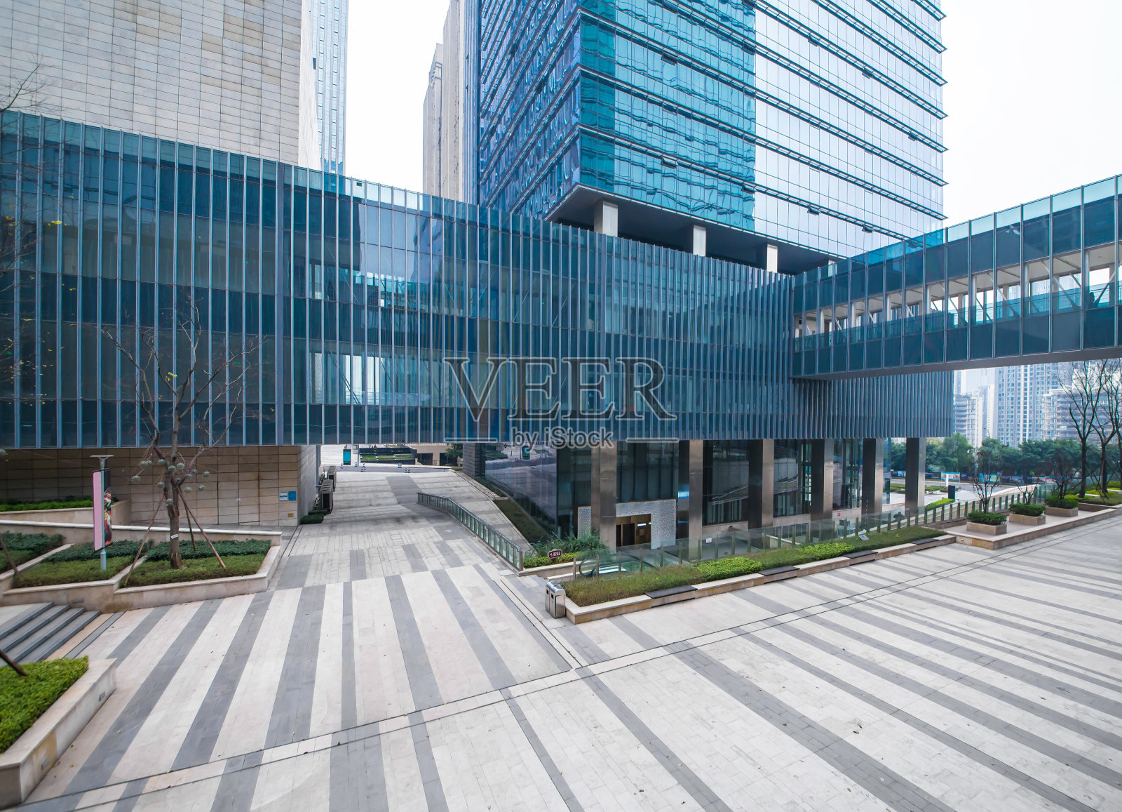 摩天楼商务办公室的窗户照片摄影图片