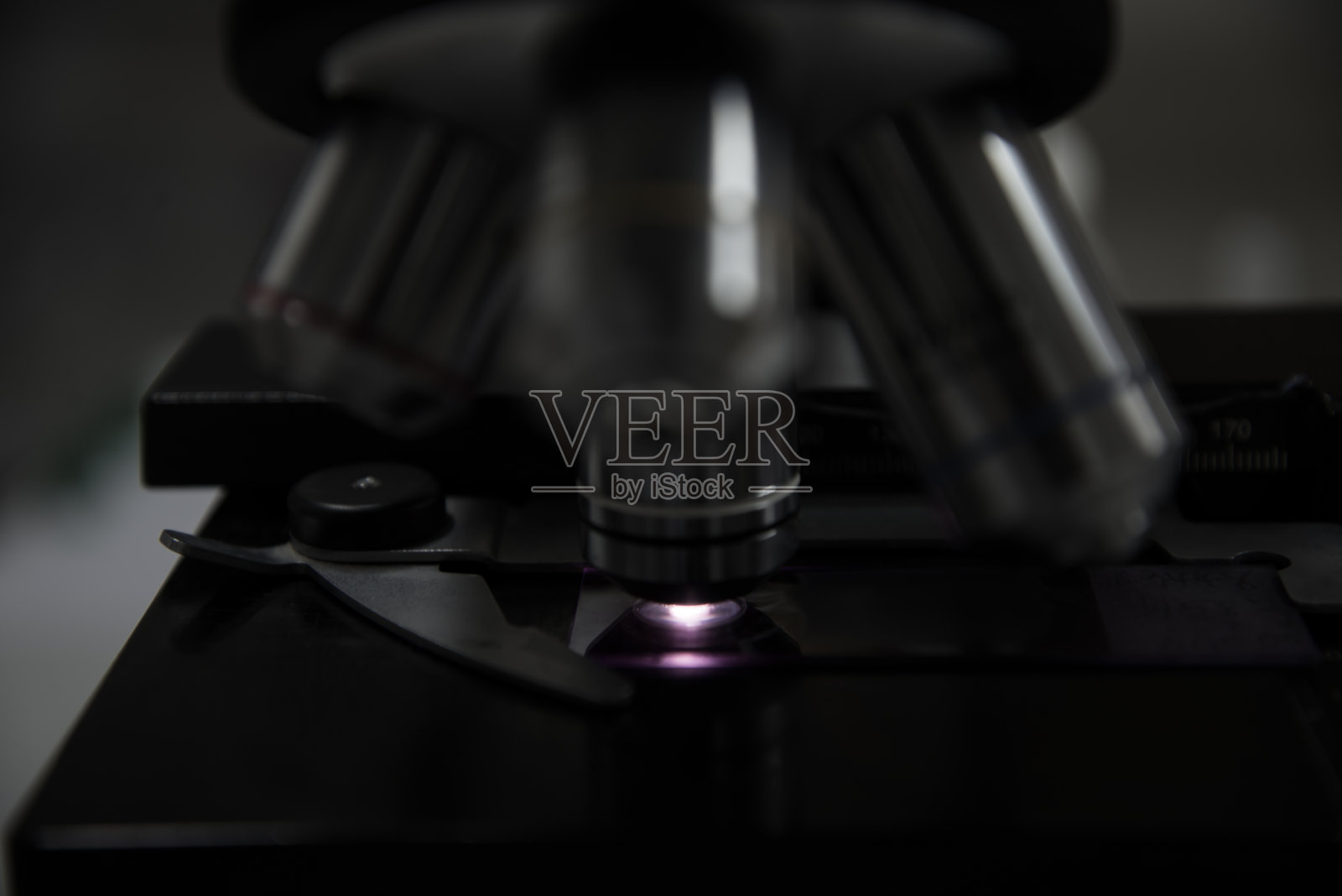 医疗设备。显微镜照片摄影图片