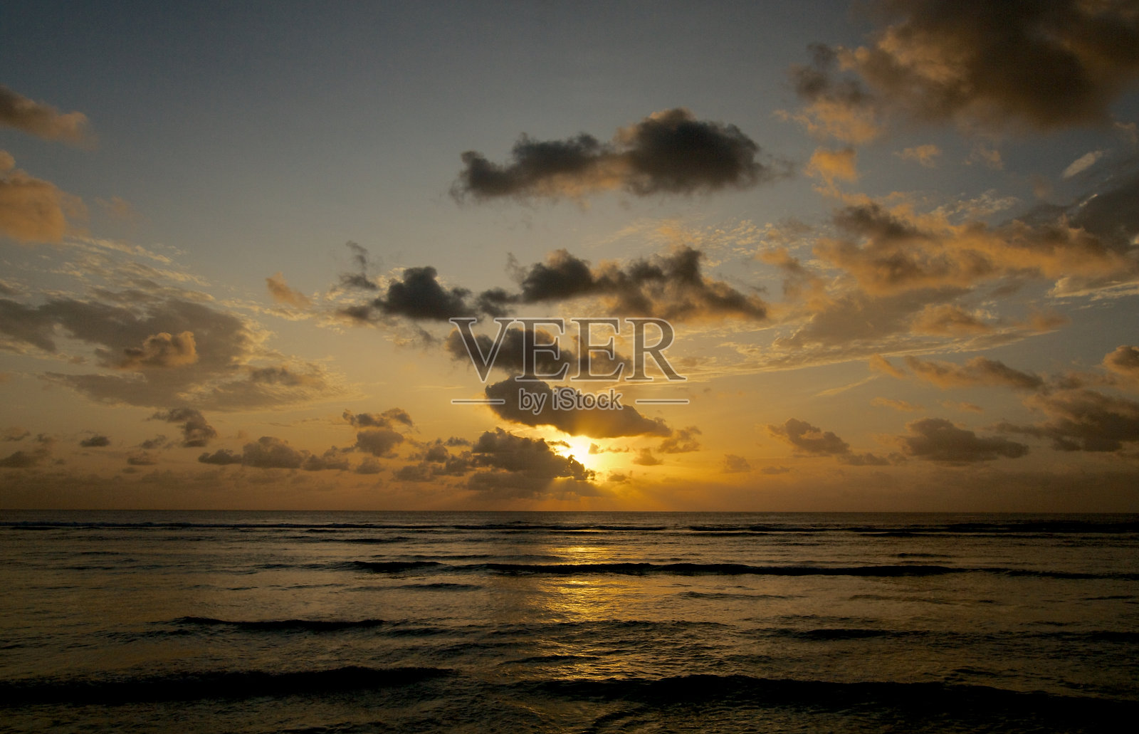 海上日出照片摄影图片