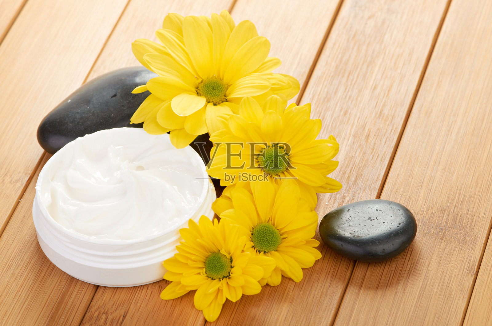 草药美容霜照片摄影图片