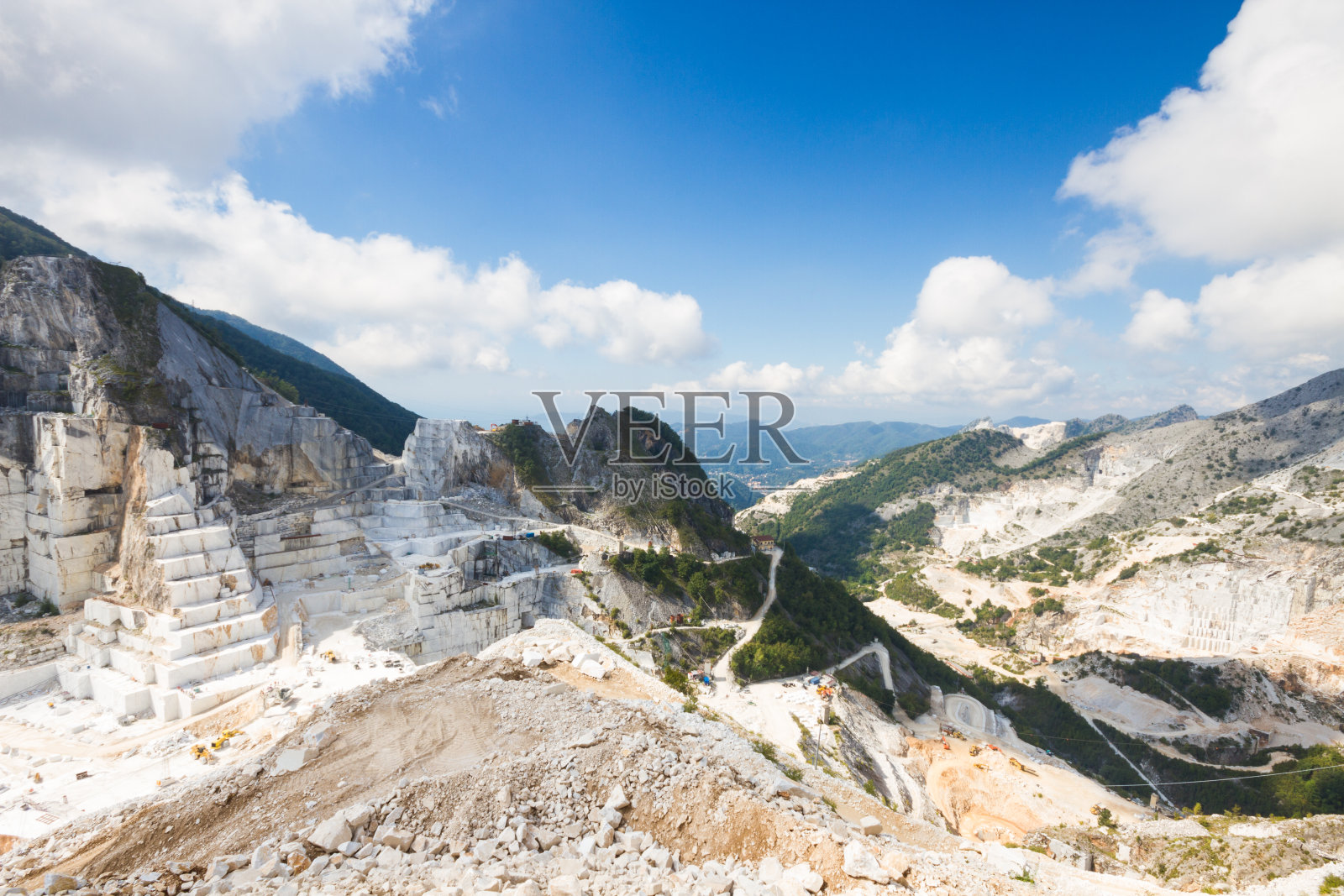 意大利卡拉拉的大理石采石场照片摄影图片