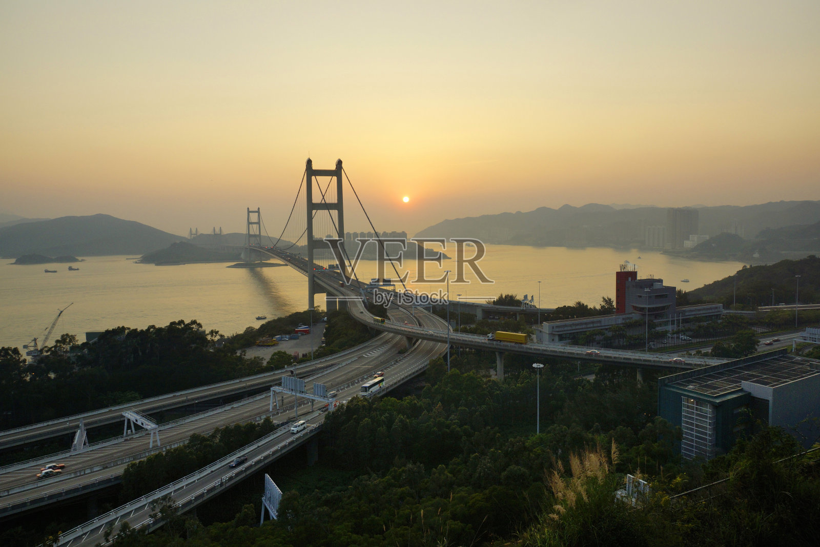 日落时的香港青马大桥照片摄影图片