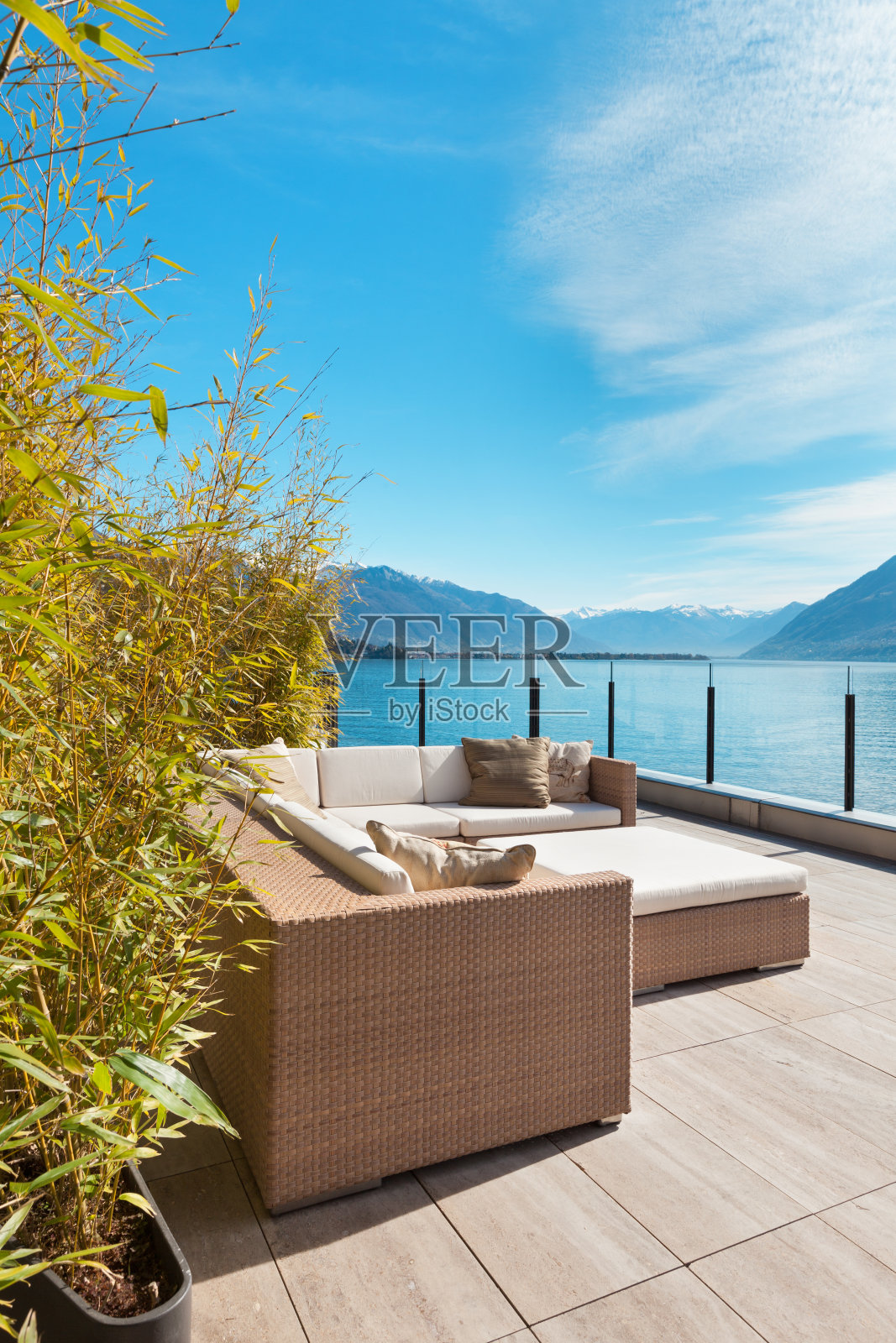 现代建筑，美丽的露台照片摄影图片