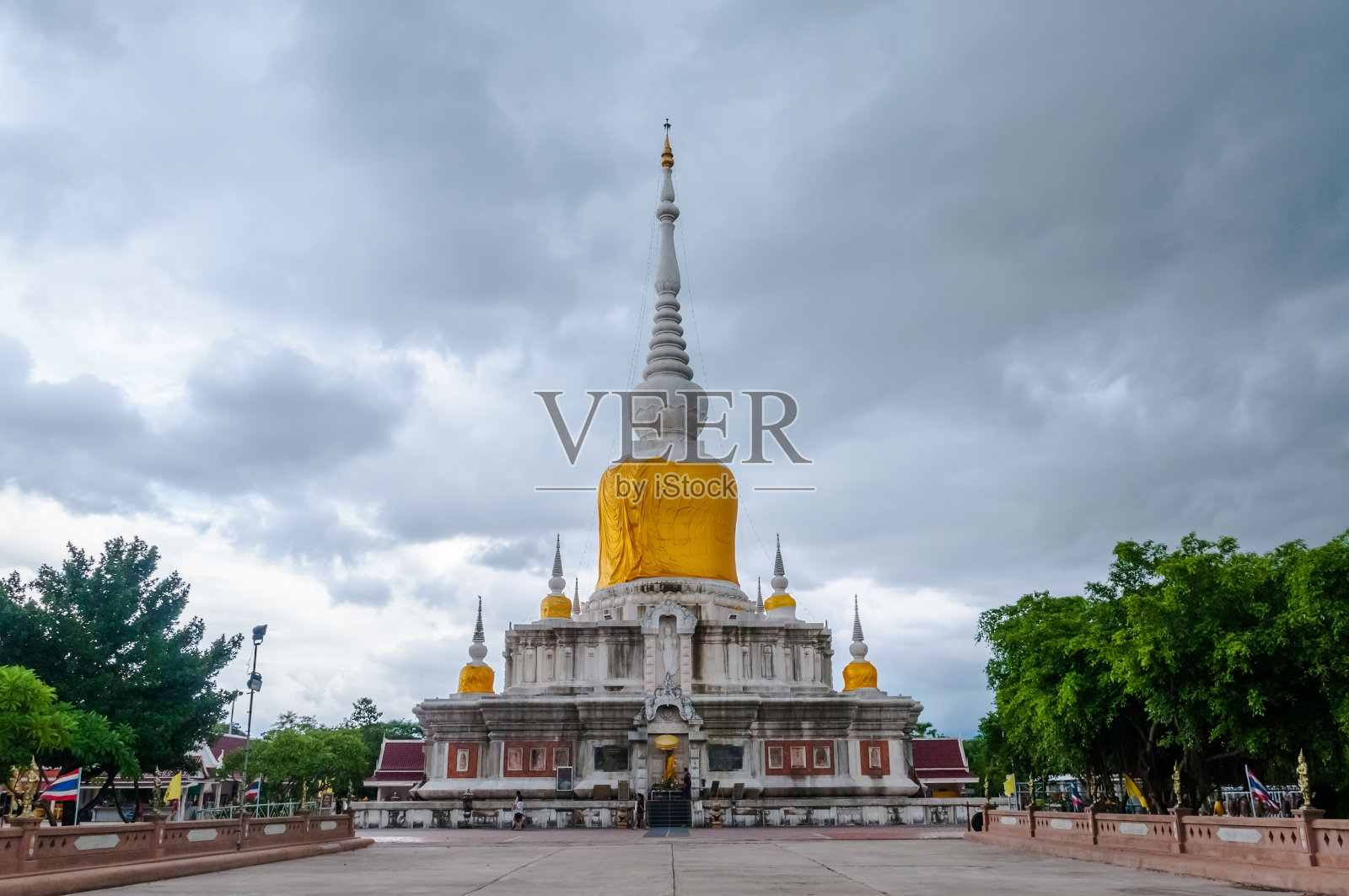 普拉哈特·纳顿泰国东北部马哈-萨拉卡姆省的斯图帕照片摄影图片