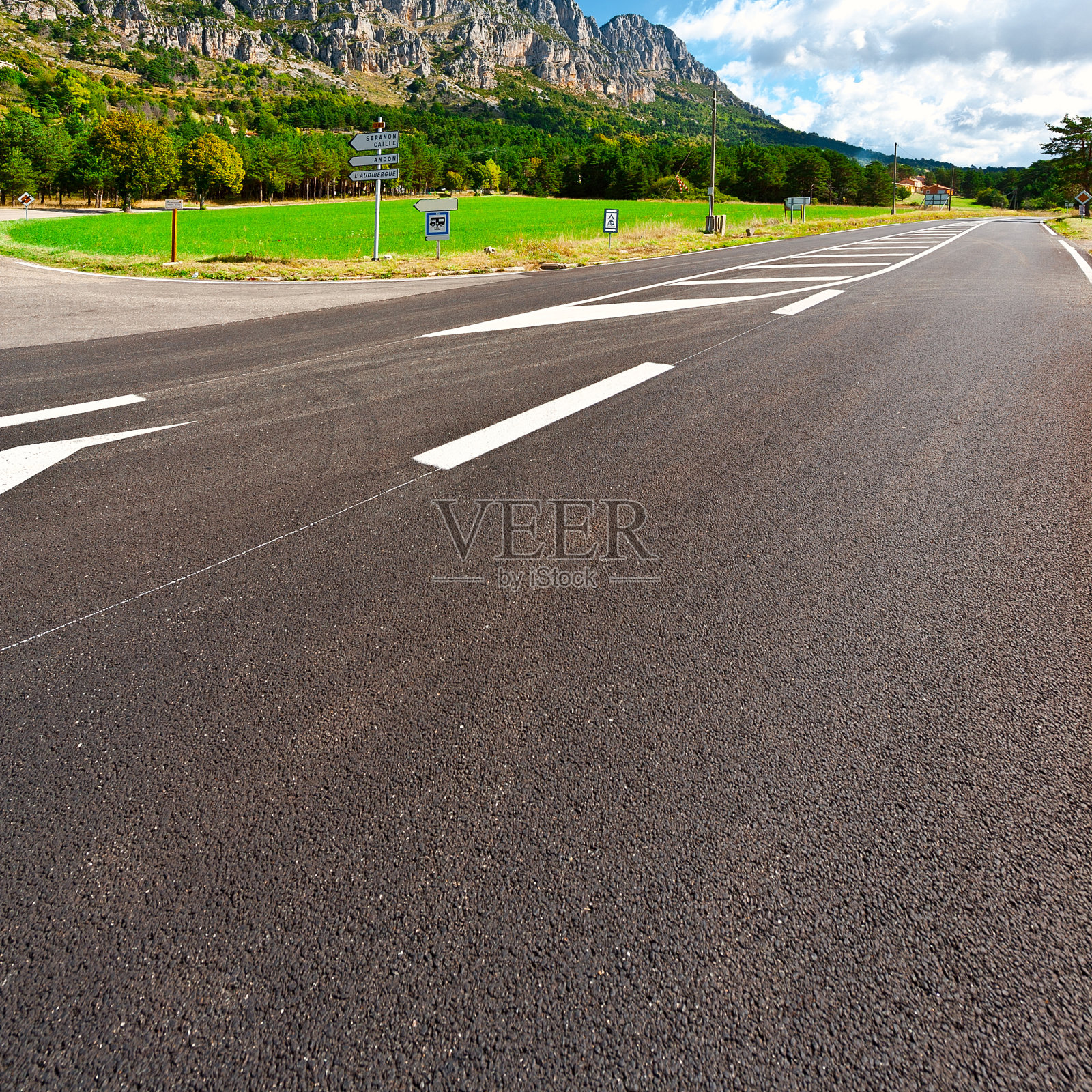十字路口照片摄影图片