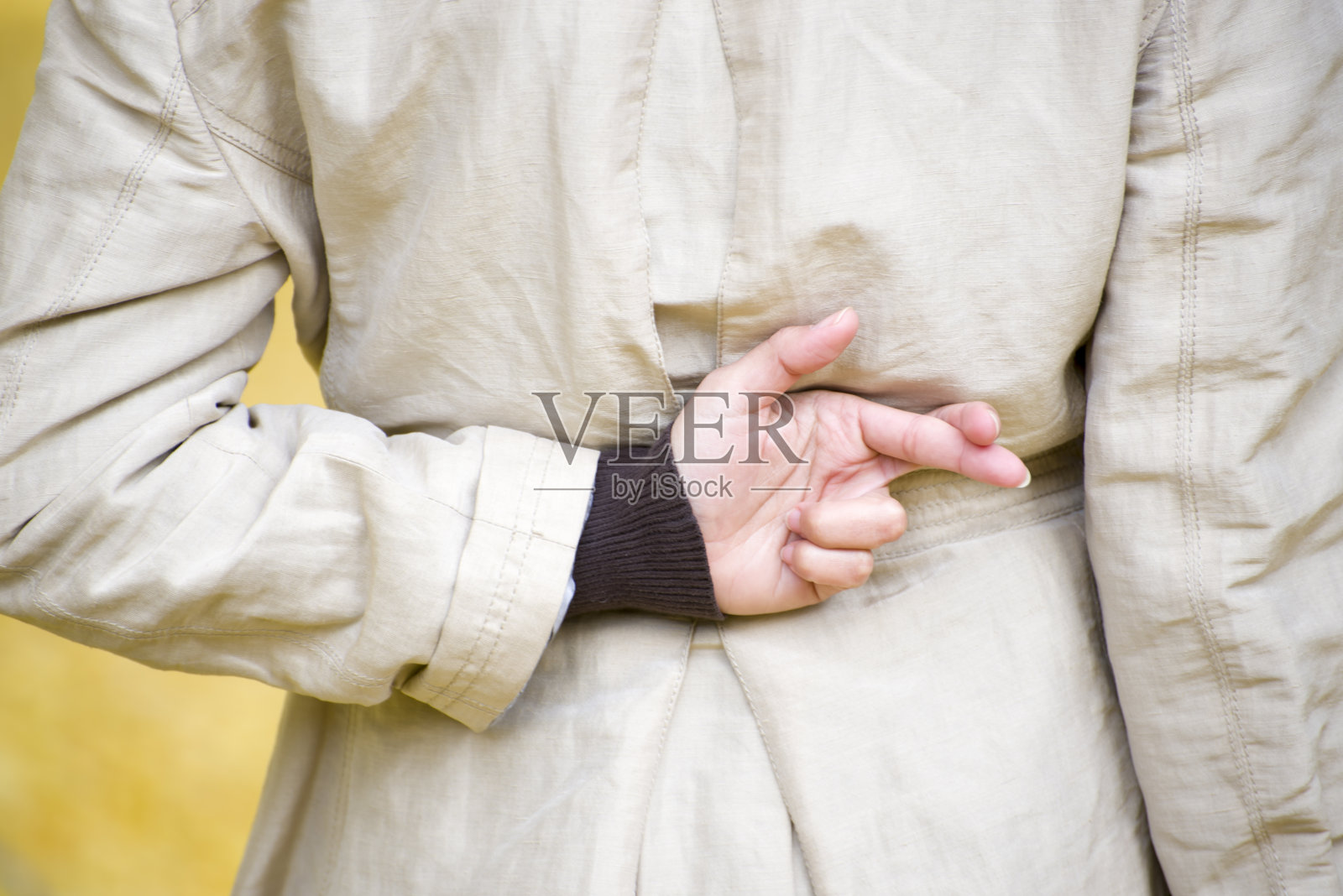 女人手指交叉照片摄影图片