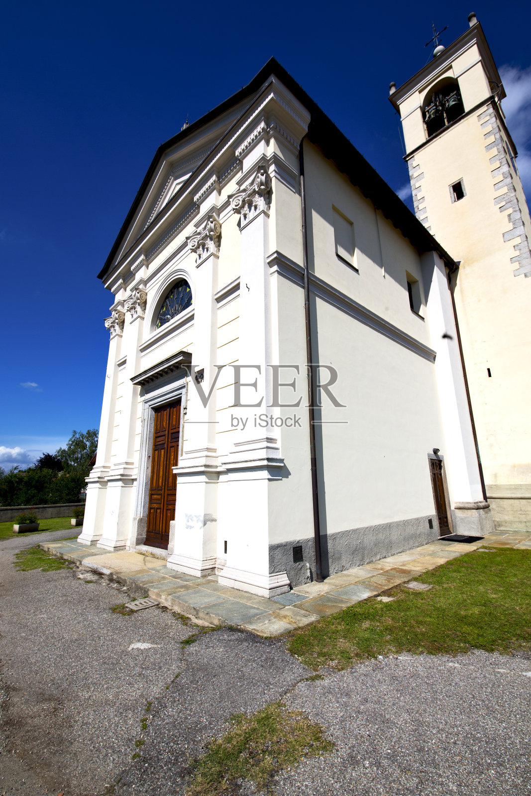 在sumirago老封闭砖塔意大利隆照片摄影图片